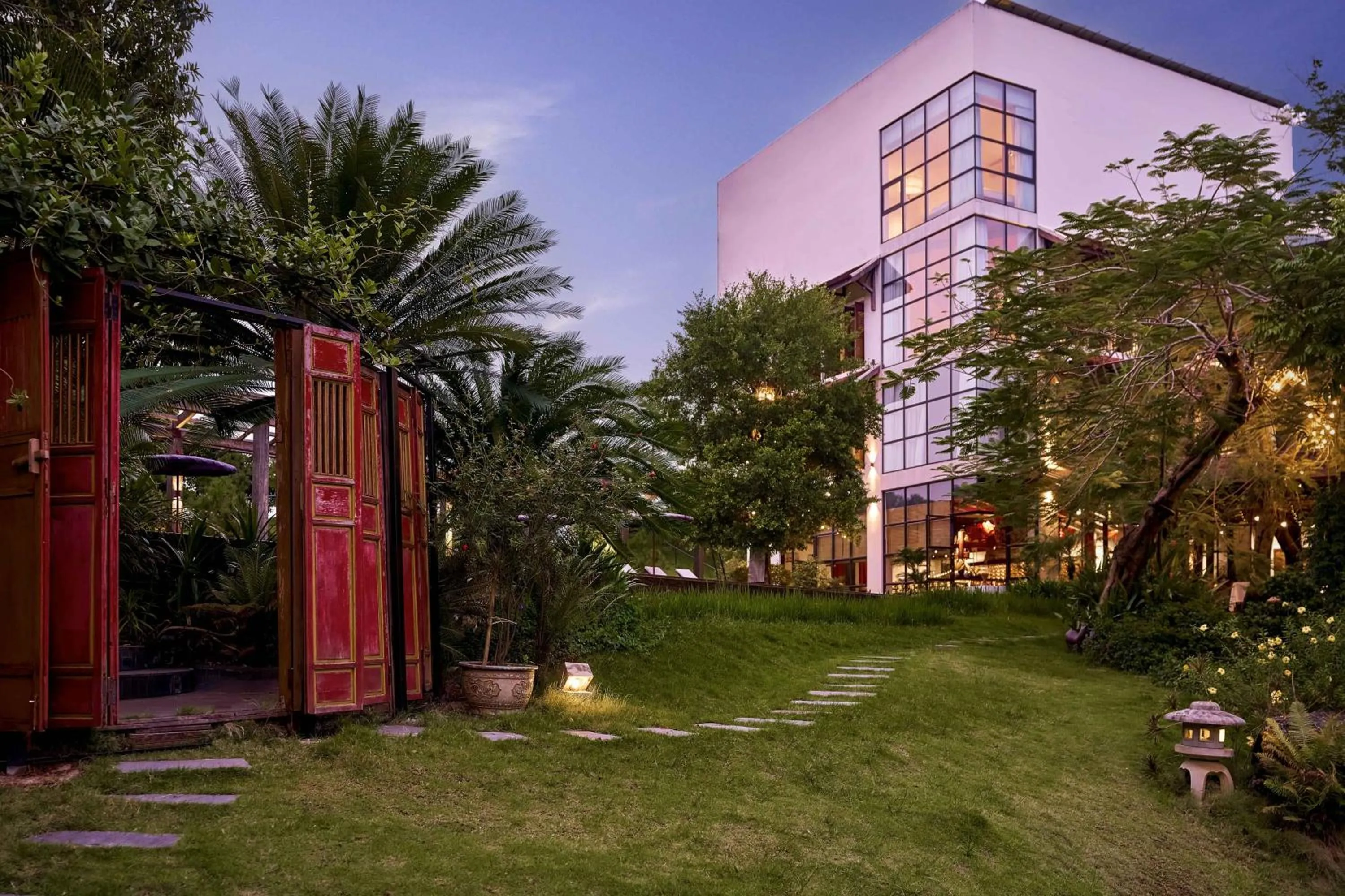 Garden in aNhill Boutique