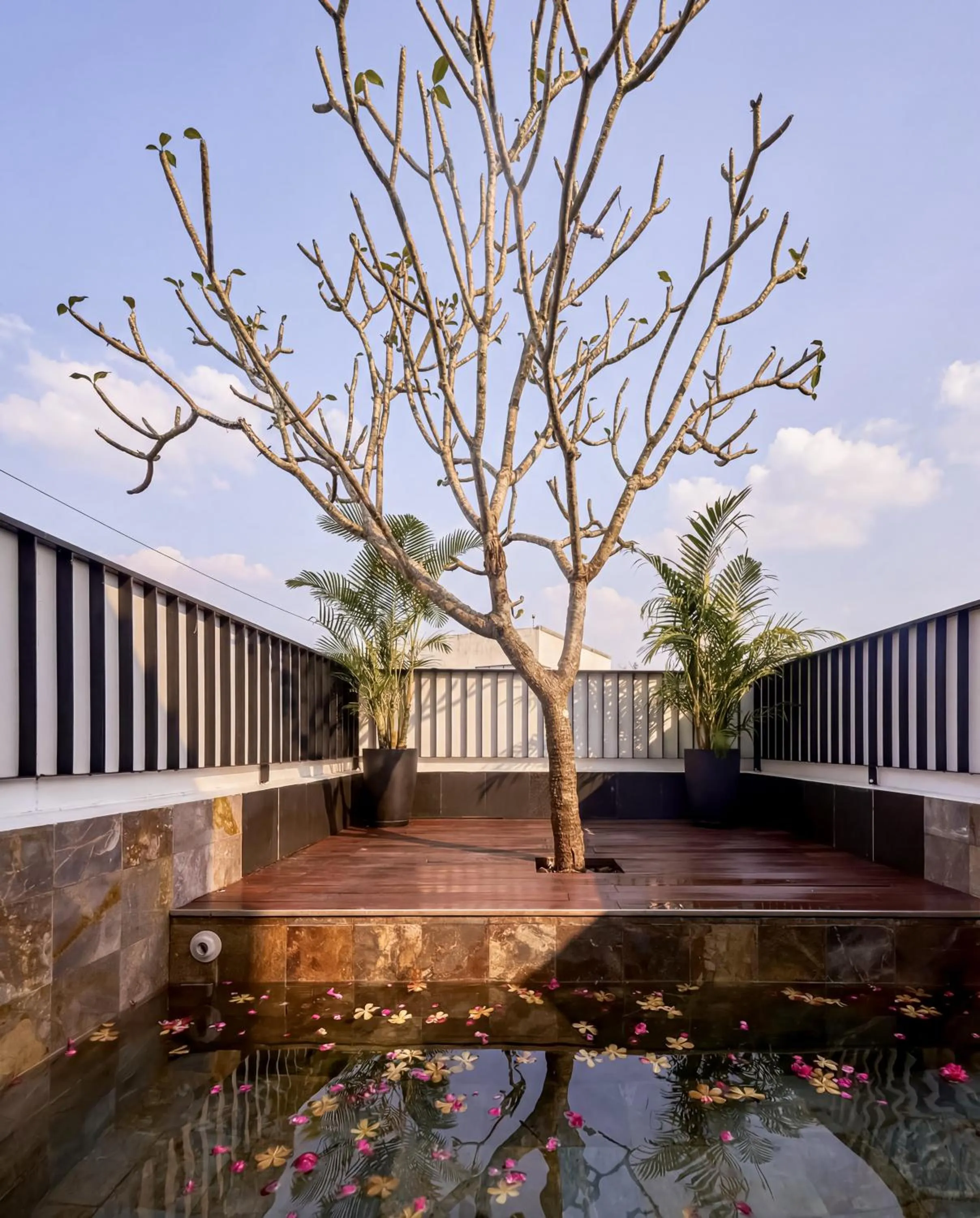 Open Air Bath in aNhill Boutique