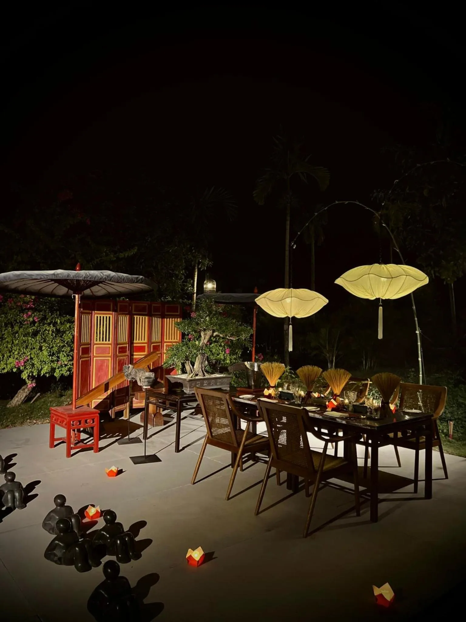 Dinner in aNhill Boutique