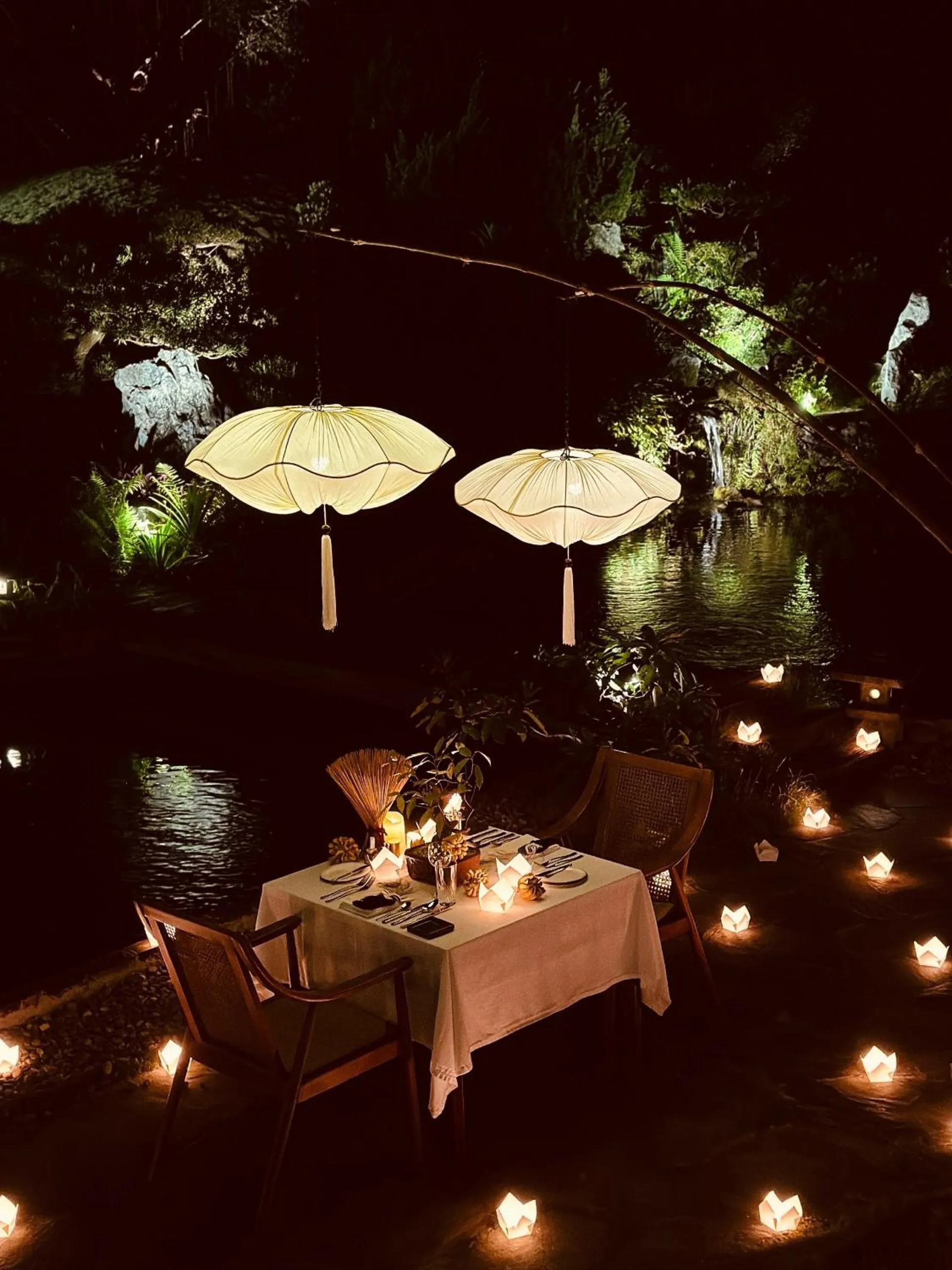 Dinner in aNhill Boutique