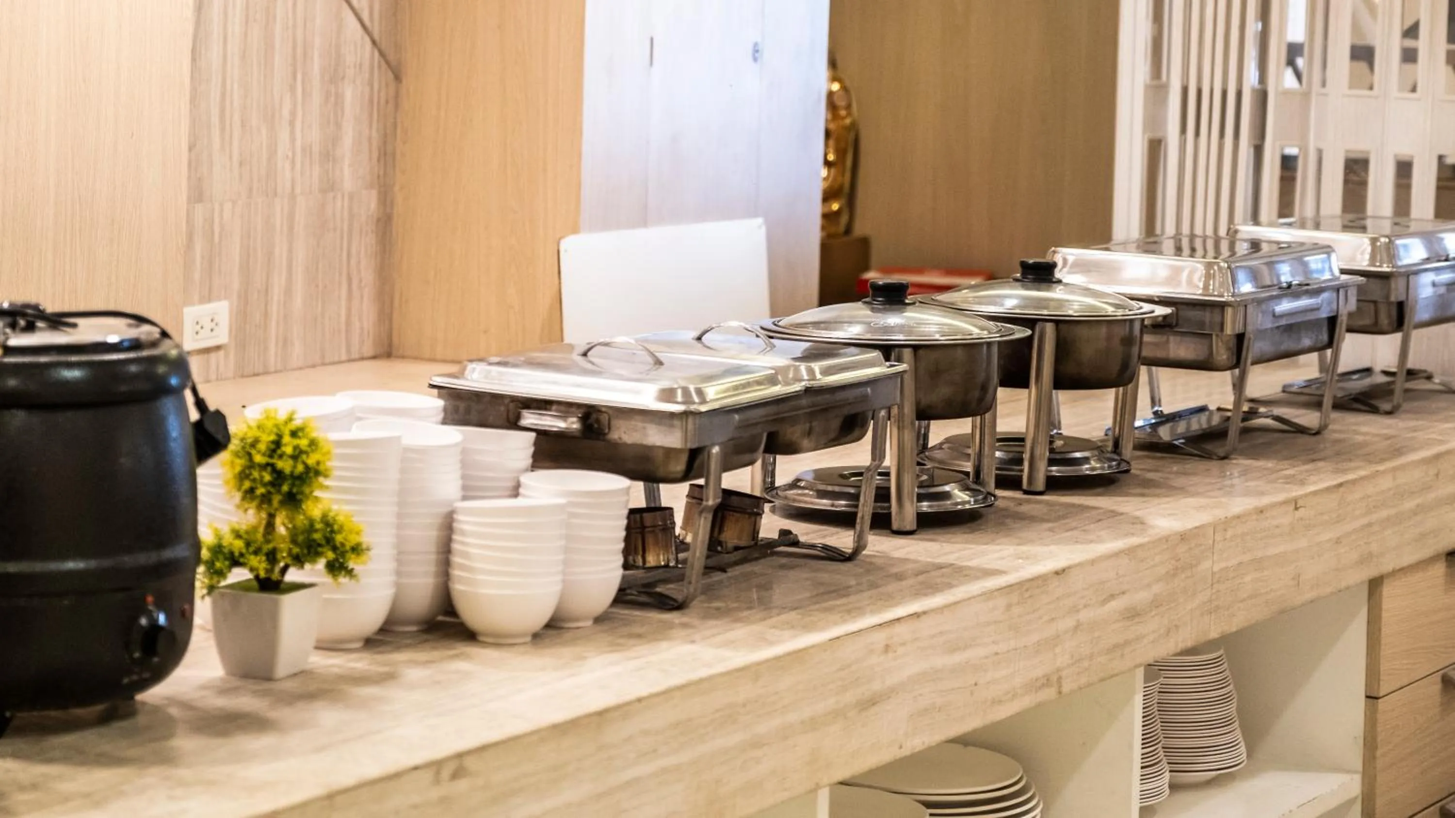 Restaurant/places to eat in The Airport Courtyard Suvarnabhumi Airport