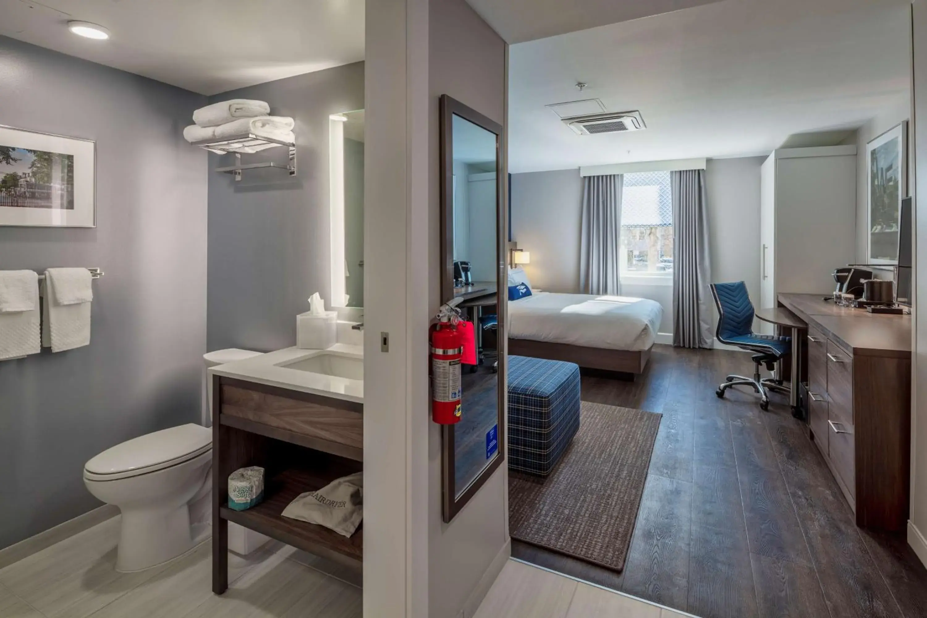 Bedroom, Bed in Scholar State College, Tapestry Collection by Hilton Bedroom, Bed in Scholar State College, Tapestry Collection by Hilton