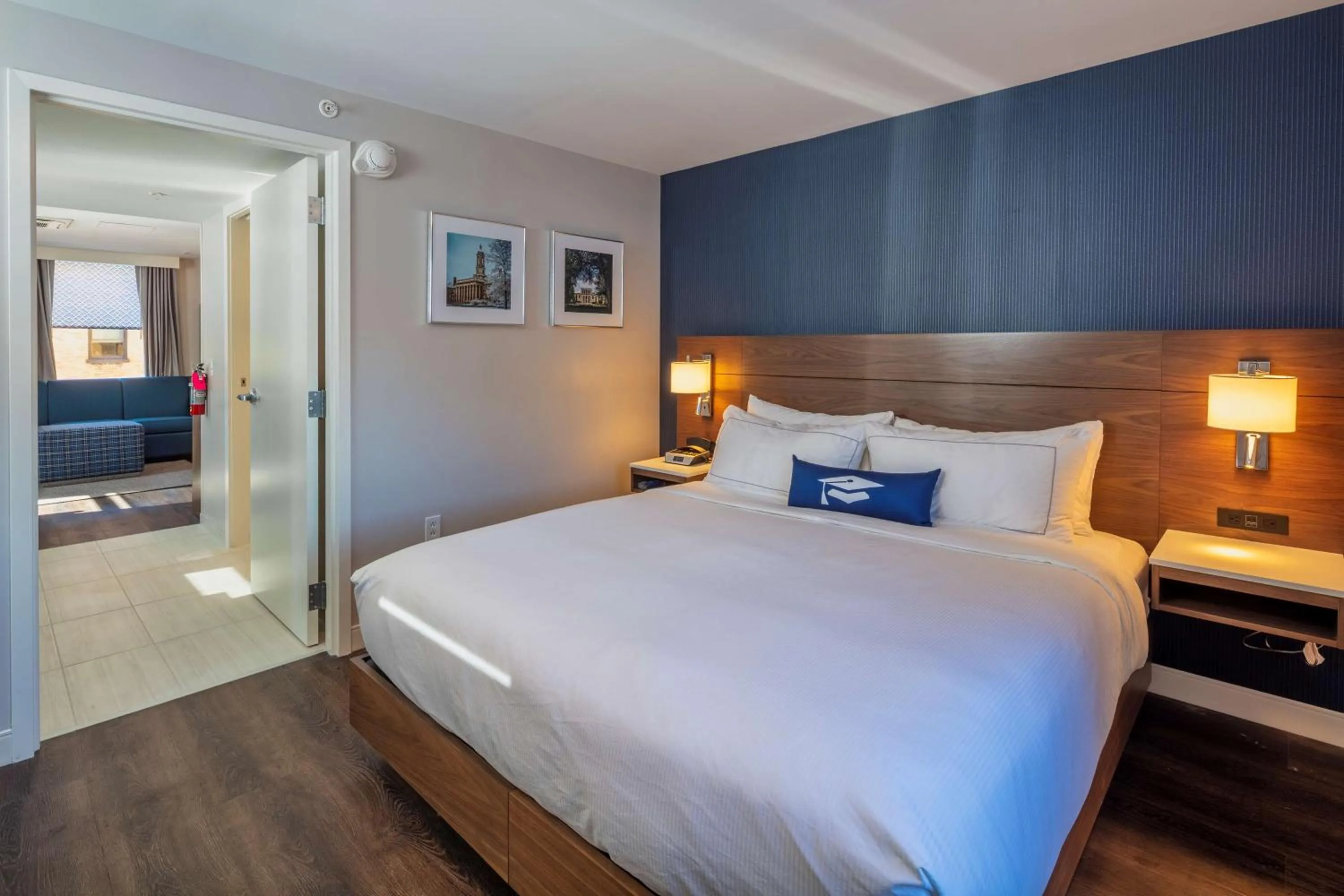 Living room, Bed in Scholar State College, Tapestry Collection by Hilton