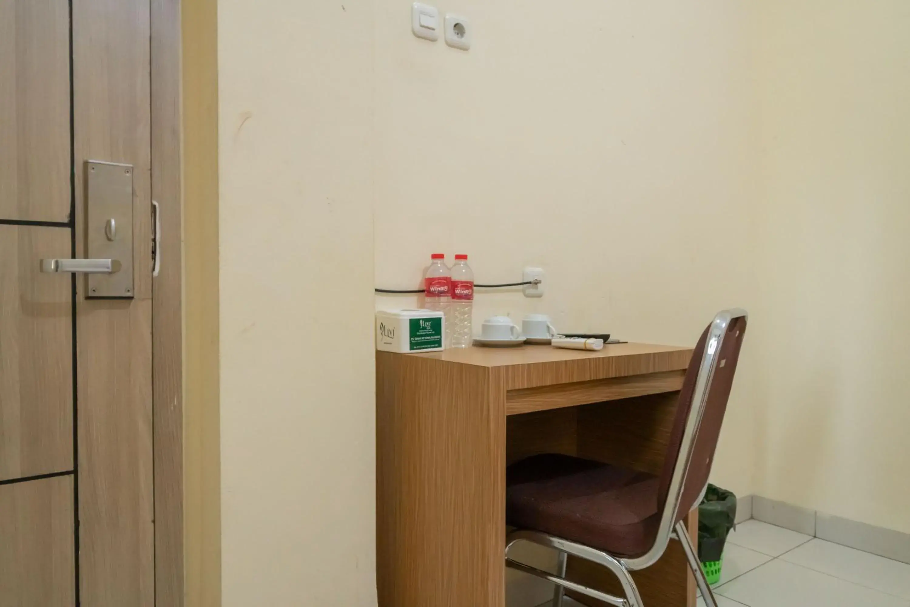 Bedroom in RedDoorz @ Jalan Kolonel Haji Burlian Palembang 2 Bedroom in RedDoorz @ Jalan Kolonel Haji Burlian Palembang 2