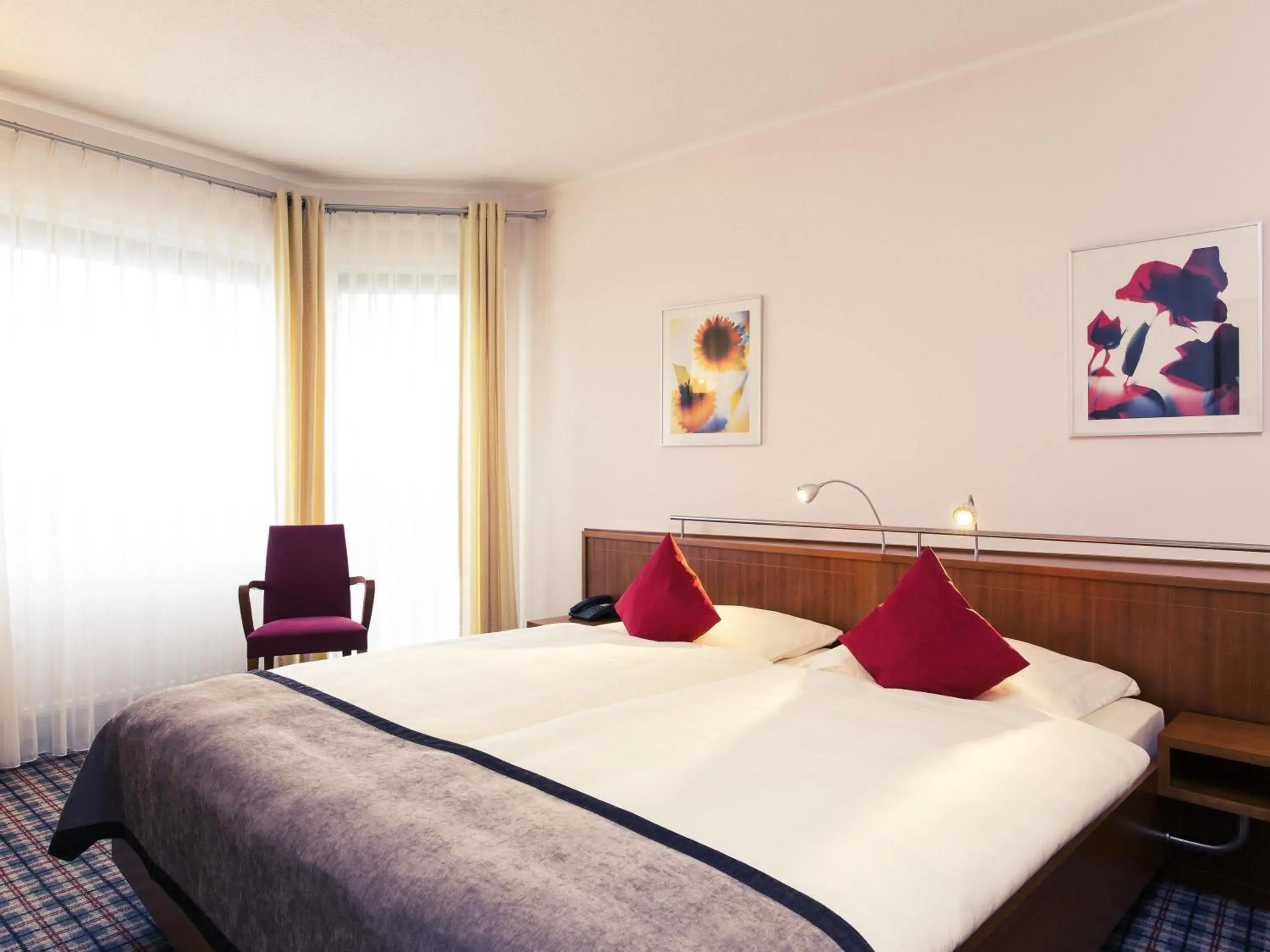 Bedroom, Bed in Mercure Hotel Dortmund Messe Bedroom, Bed in Mercure Hotel Dortmund Messe