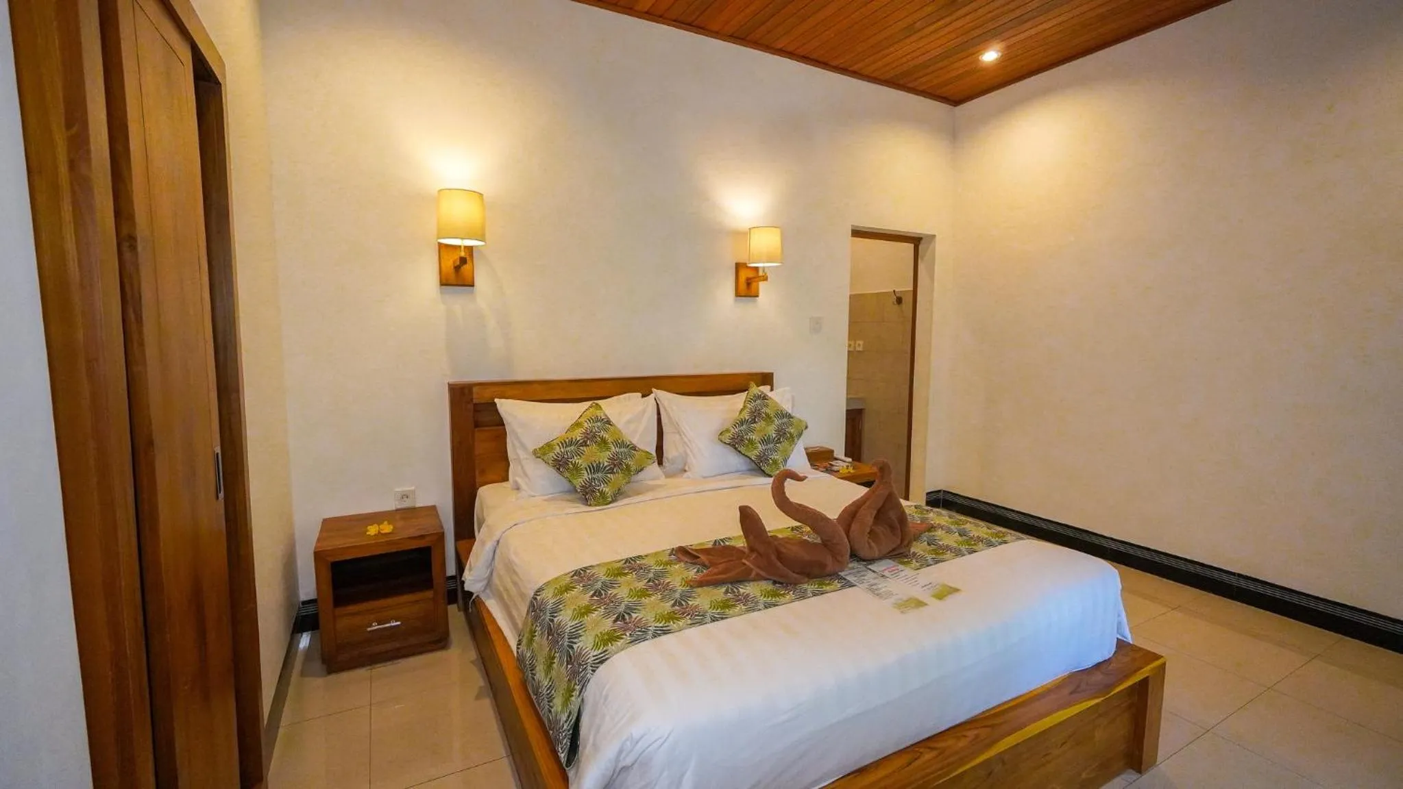 Bed in Green Coconut Cottage