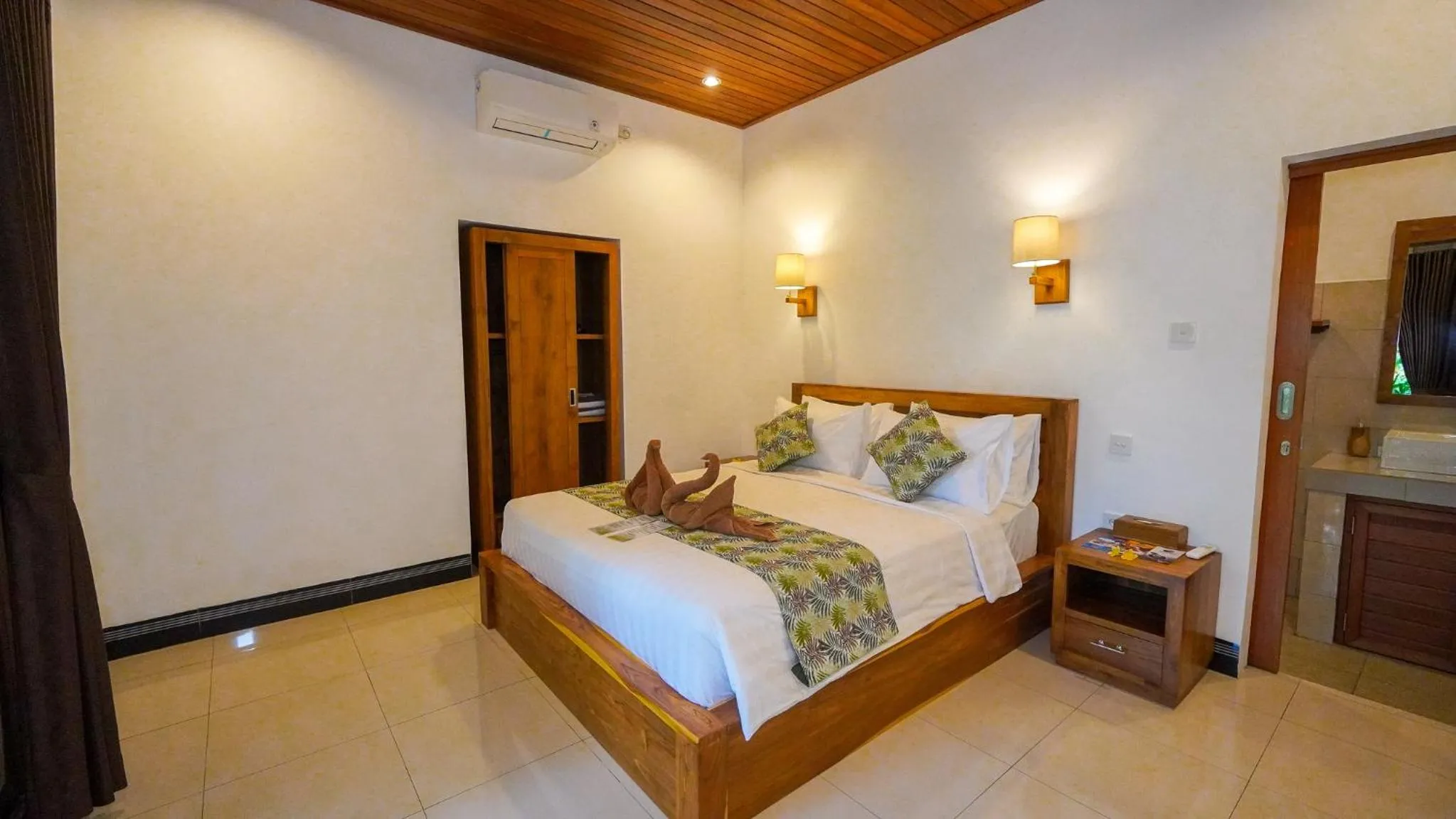 Bed in Green Coconut Cottage