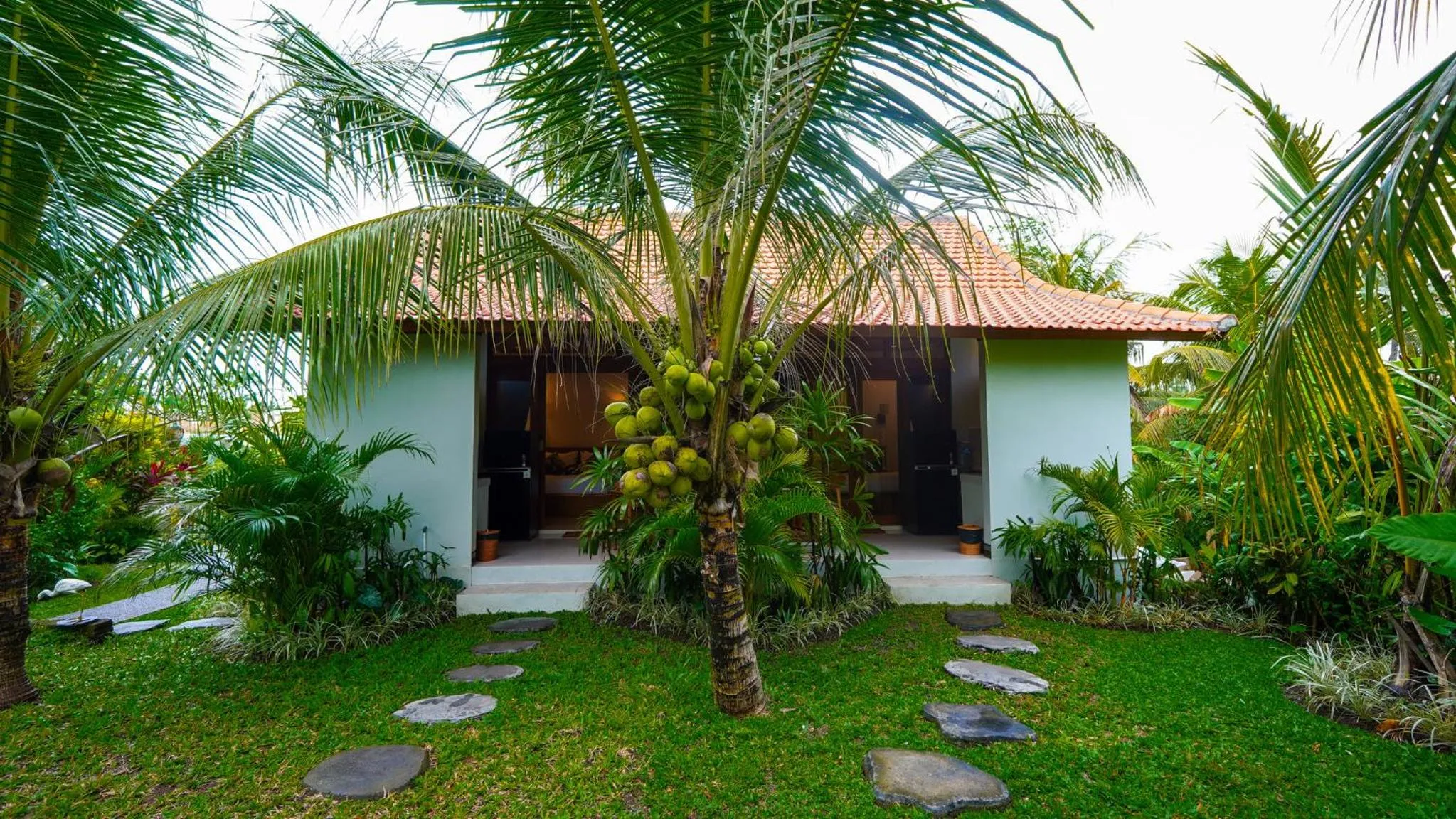 Garden in Green Coconut Cottage