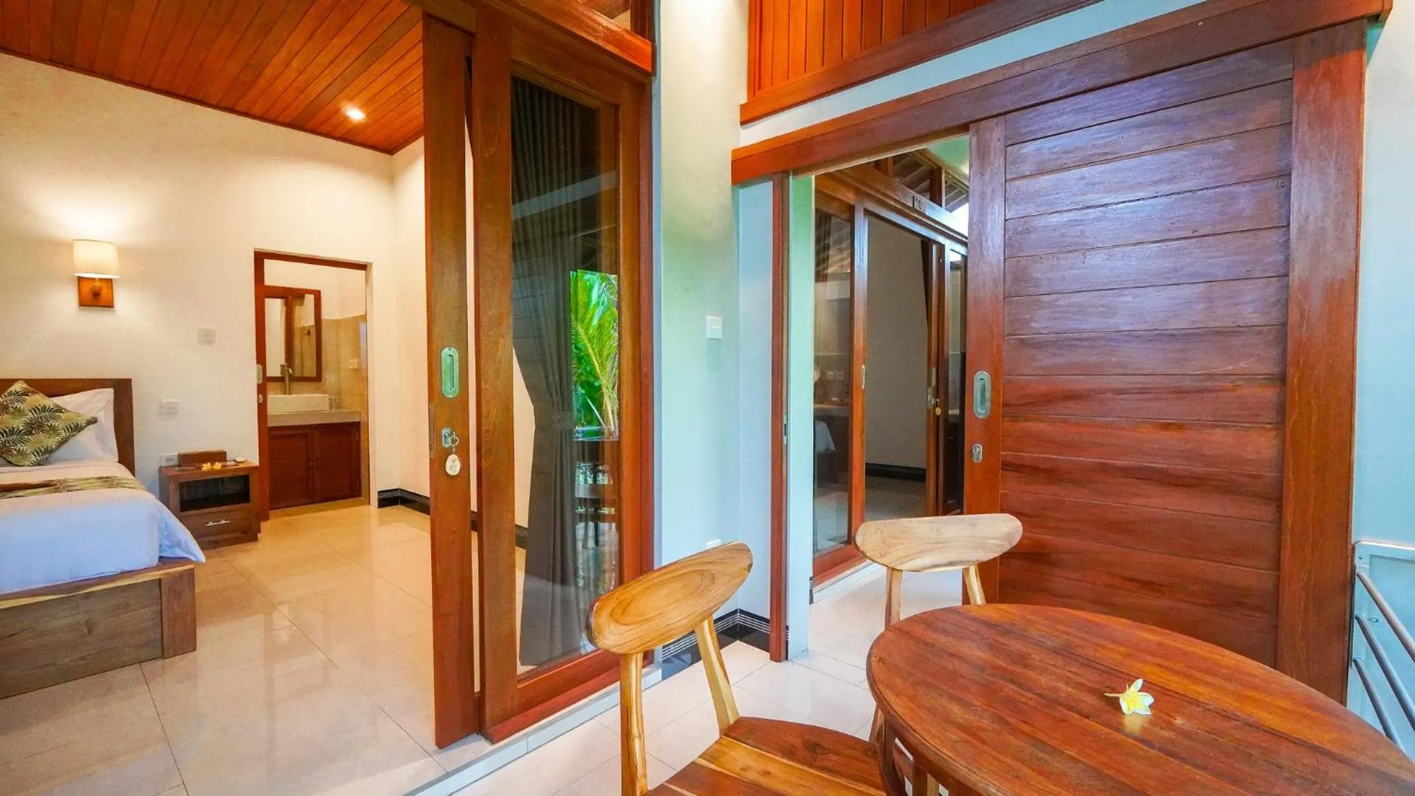 Photo of the whole room, Bed in Green Coconut Cottage