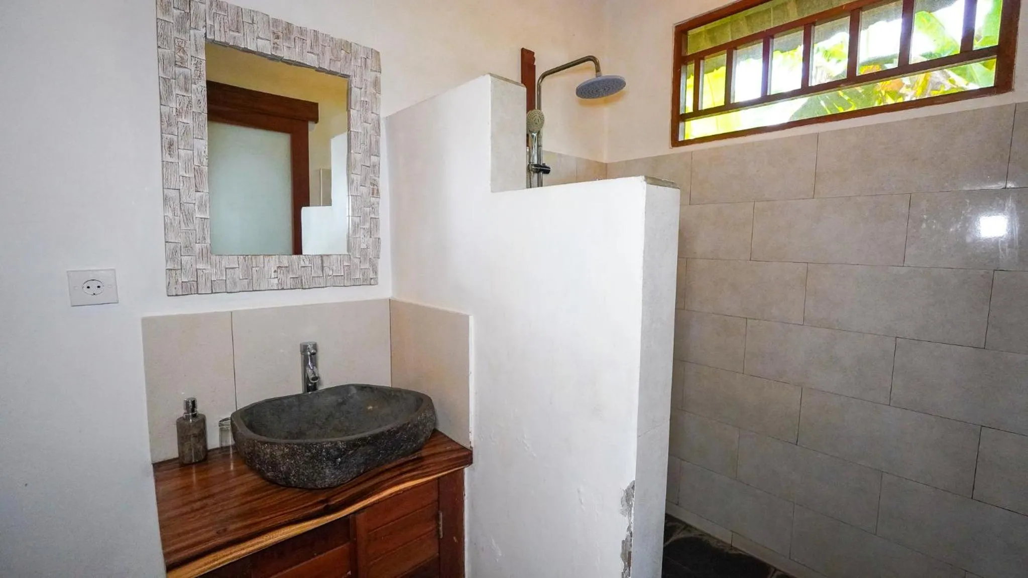 Shower in Green Coconut Cottage