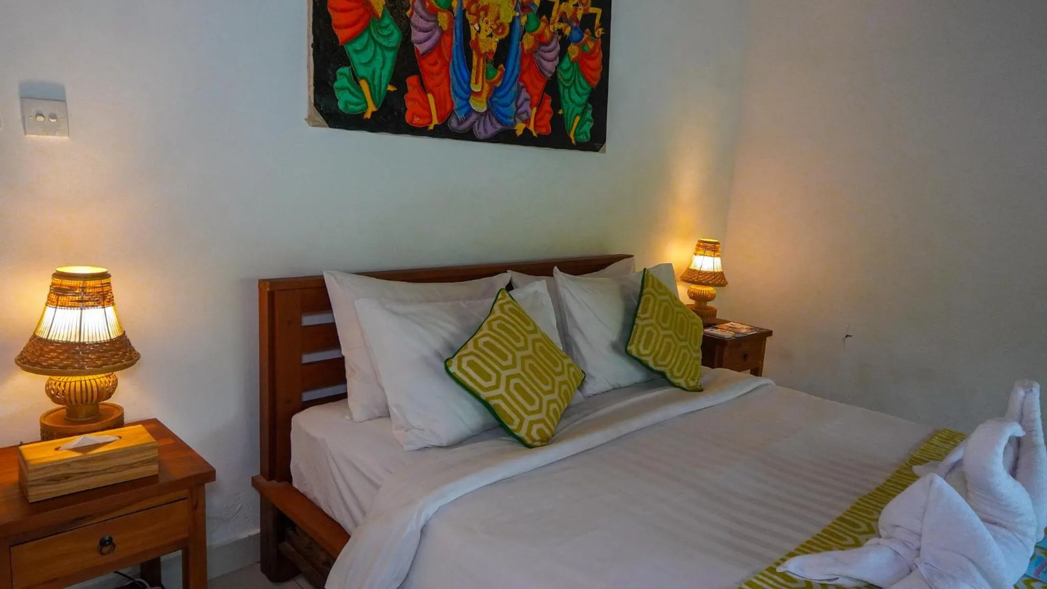 Bedroom, Bed in Green Coconut Cottage