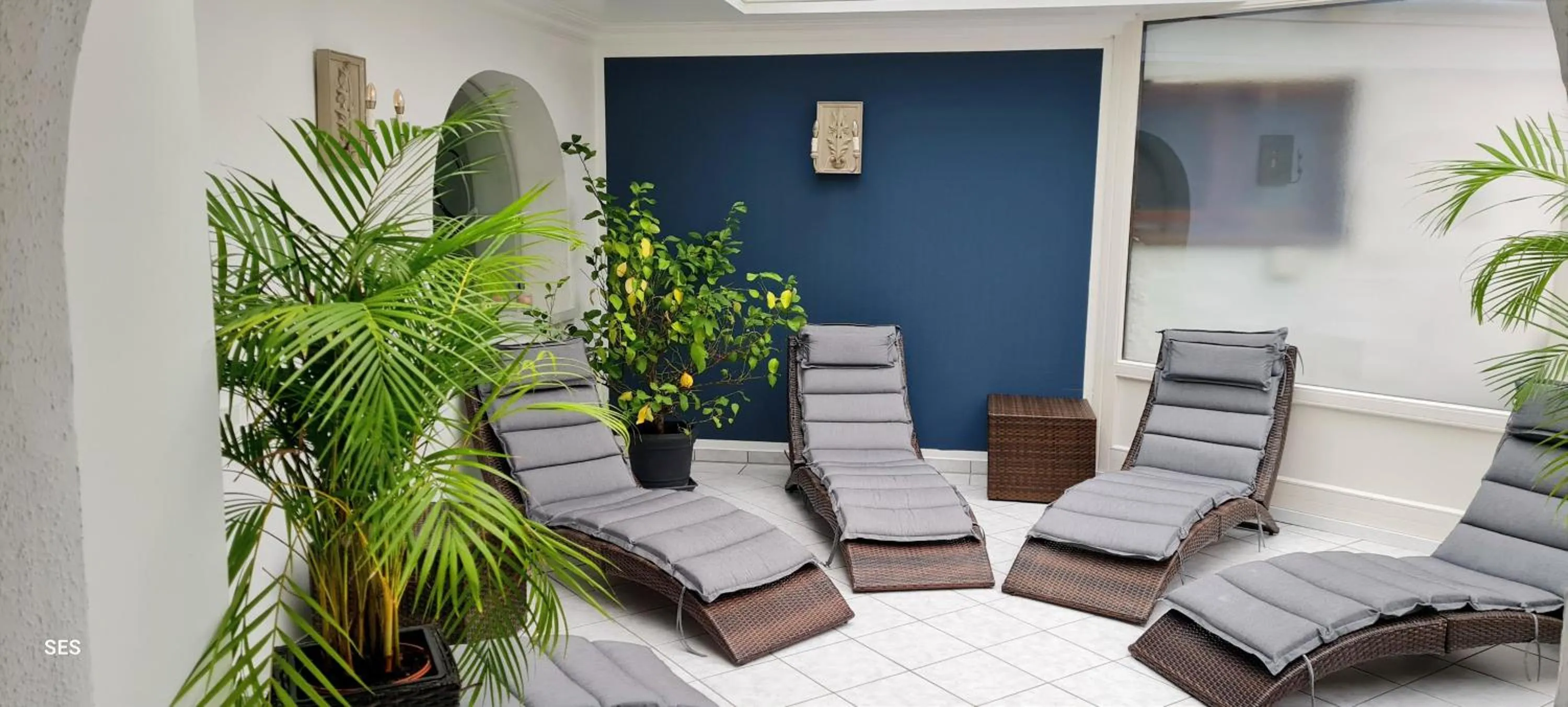 Swimming pool in Hotel Quellenhof