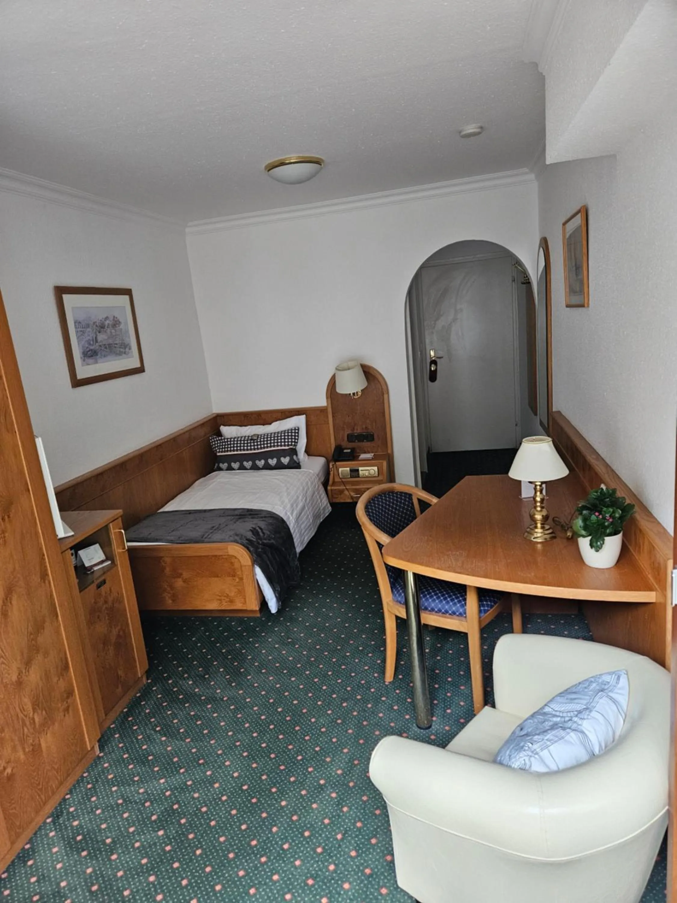 Photo of the whole room, Bed in Hotel Quellenhof