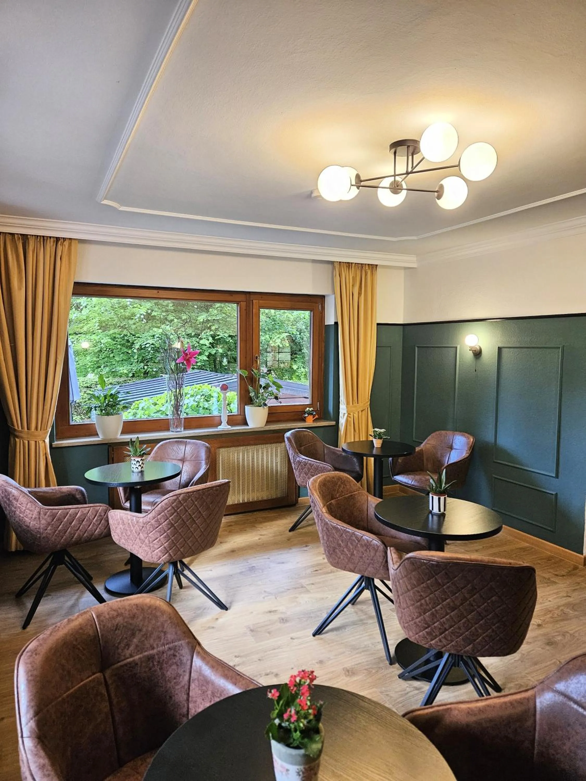 Lounge or bar in Hotel Quellenhof