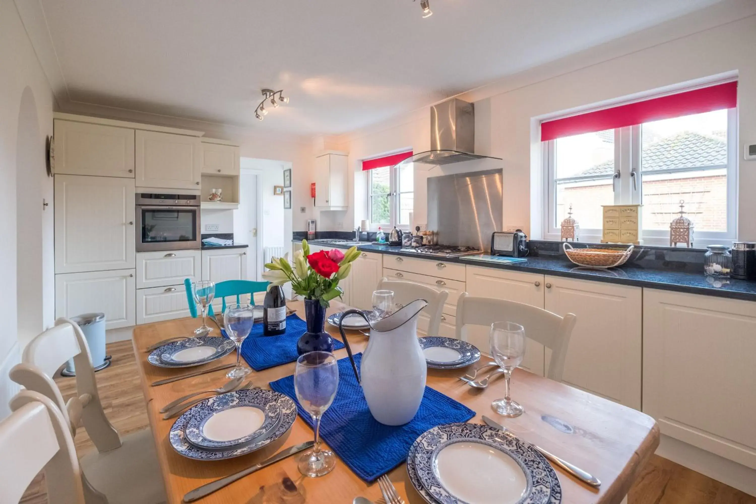 April Cottage, Aldeburgh - Close to Aldeburgh beach and High Street - Managed by Aldeburgh Coastal Cottages April Cottage, Aldeburgh - Close to Aldeburgh beach and High Street - Managed by Aldeburgh Coastal Cottages