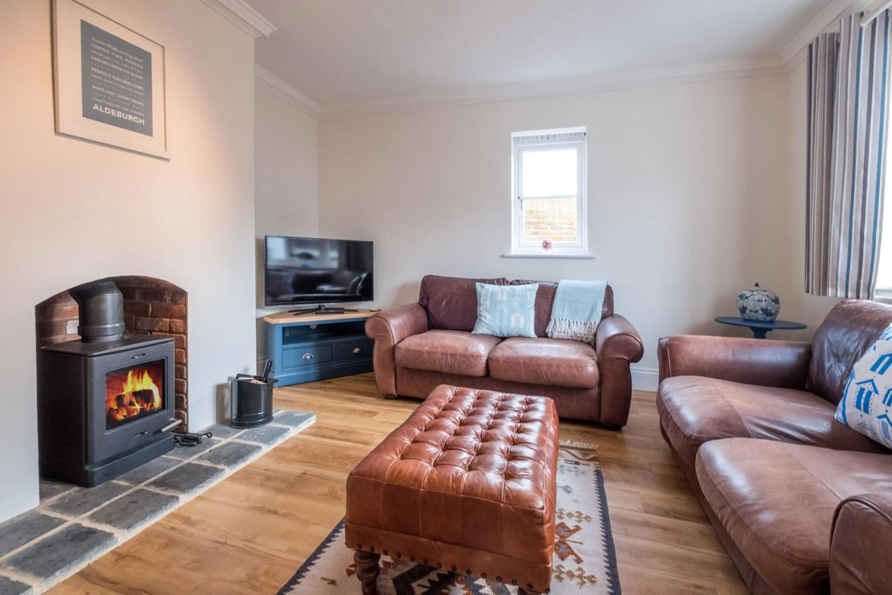 April Cottage, Aldeburgh - Close to Aldeburgh beach and High Street - Managed by Aldeburgh Coastal Cottages