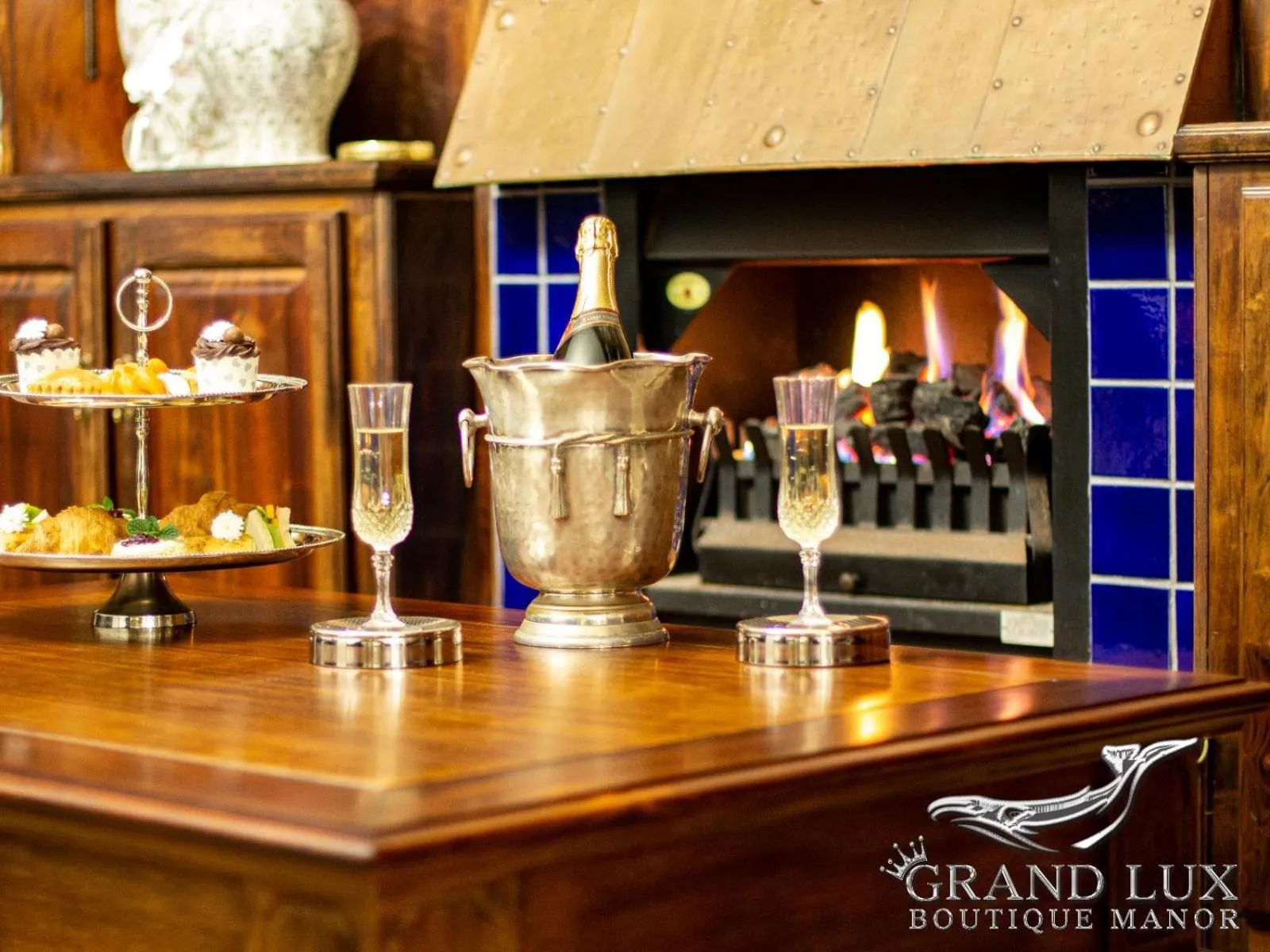 Property building in Grand Lux Boutique Manor