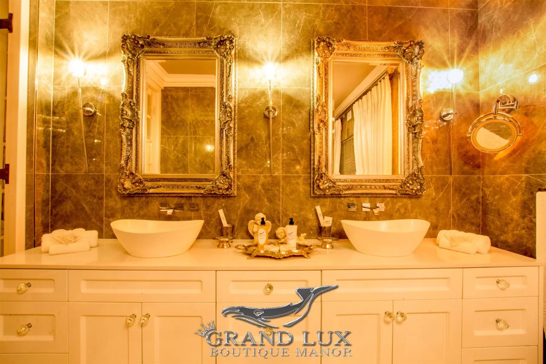 Bathroom in Grand Lux Boutique Manor