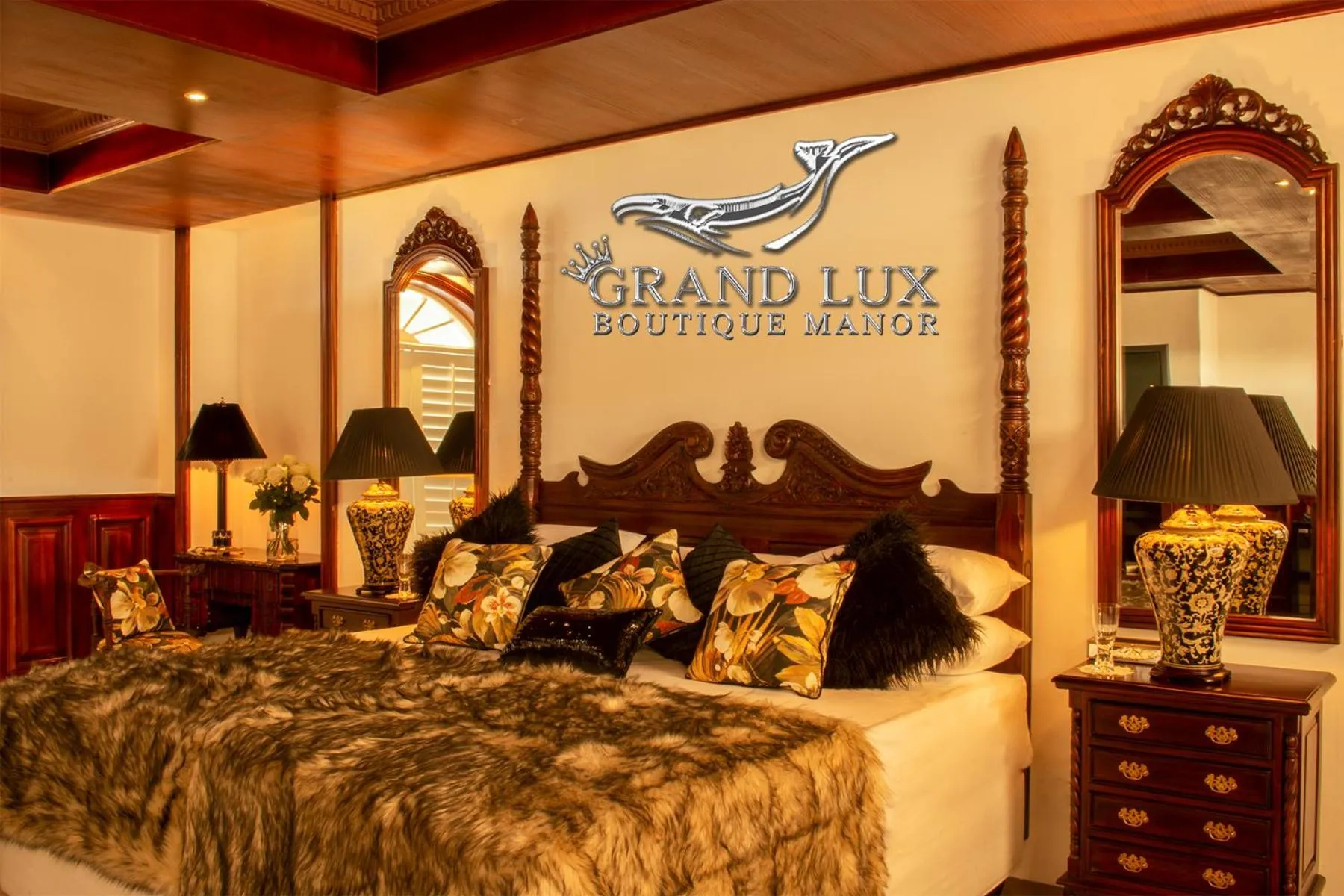 Bed in Grand Lux Boutique Manor