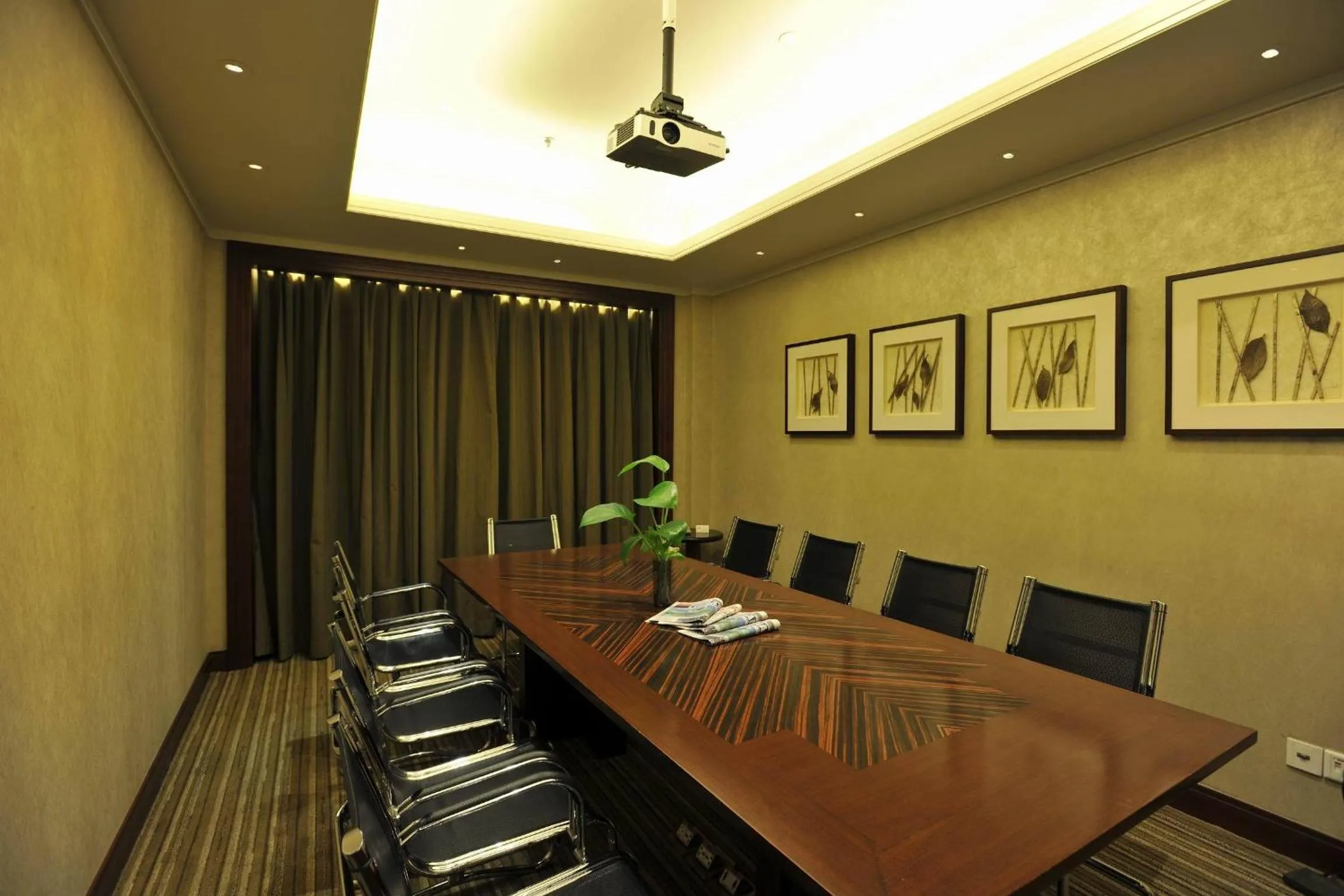 Business facilities in Hengshan Picardie Hotel