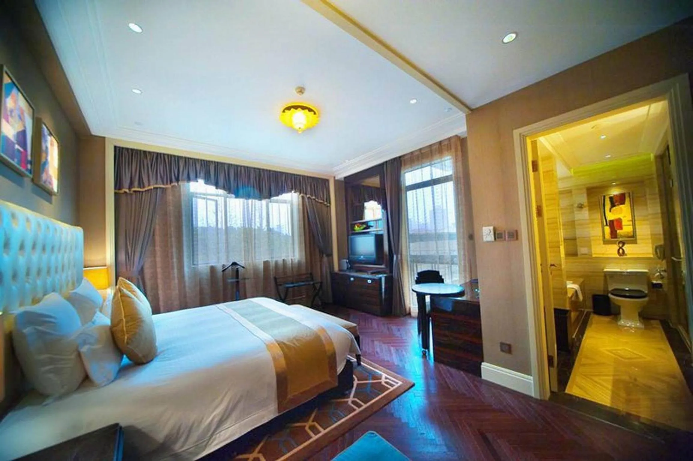 Bedroom in Hengshan Picardie Hotel