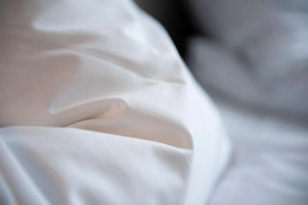 Bed in Henriks Hotell