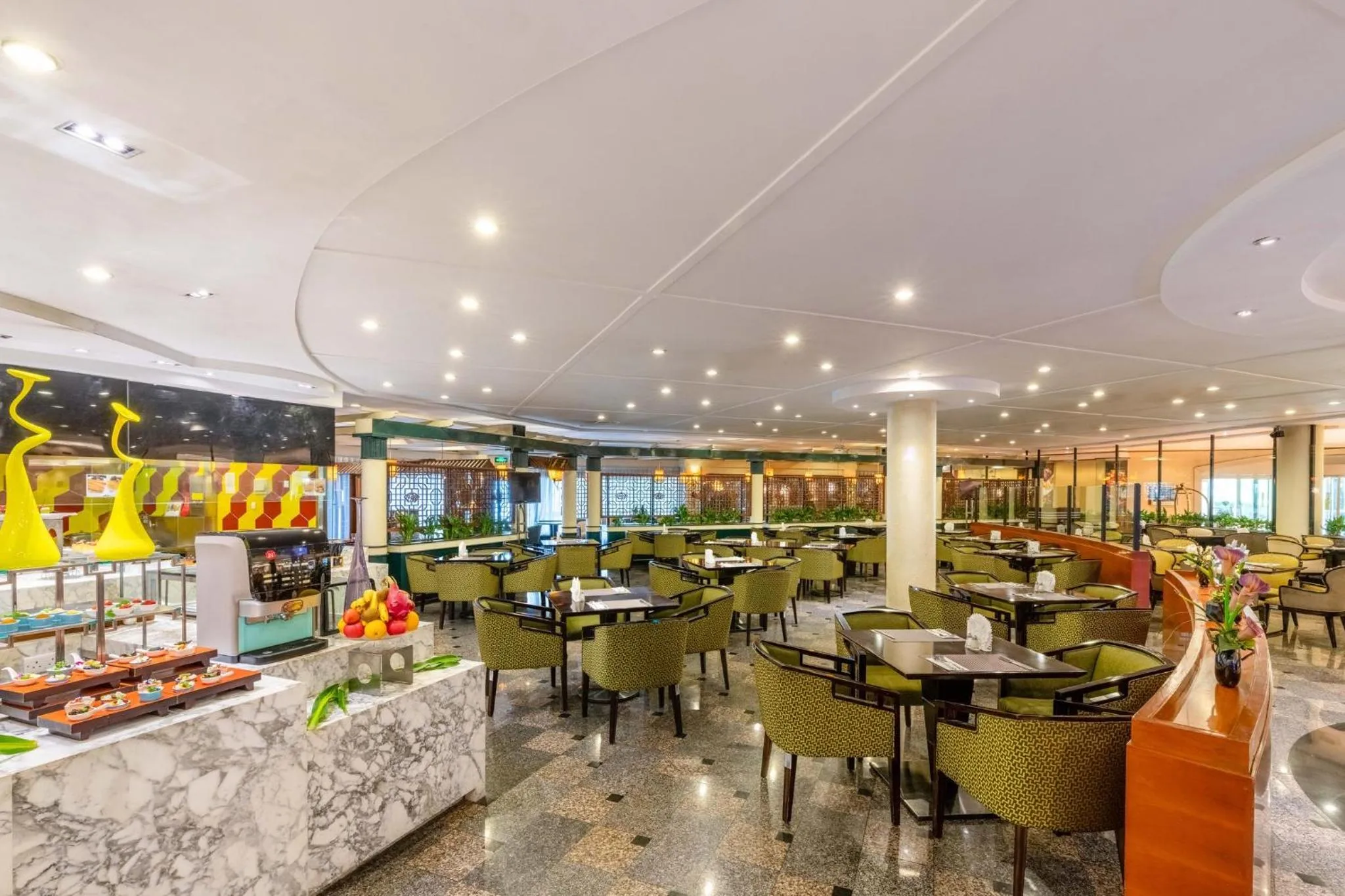 Restaurant/places to eat in Metropark Lido Hotel Beijing
