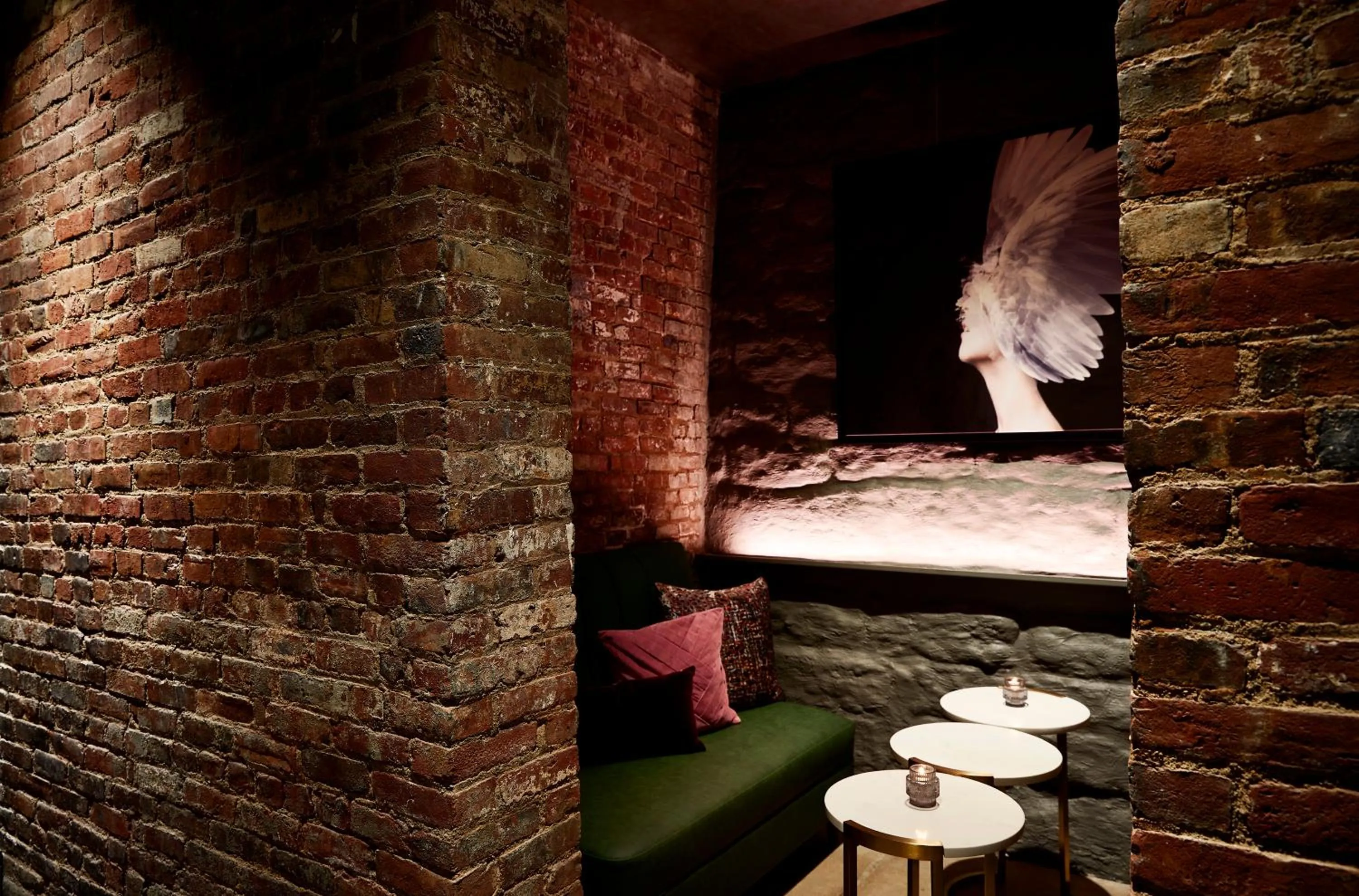 Restaurant/places to eat in The Grady Hotel