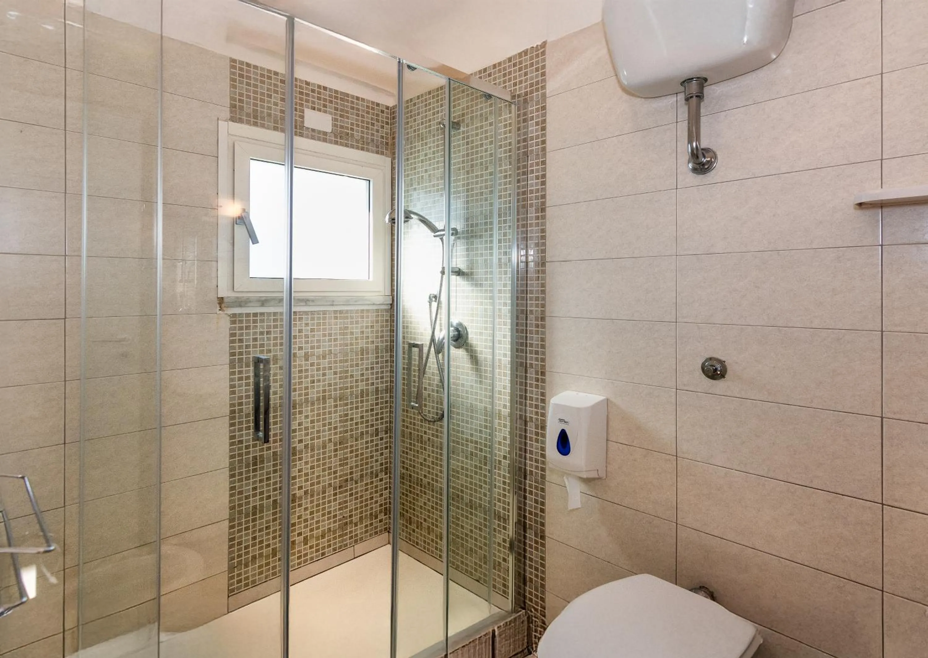 Bathroom in Hotel Mariotti