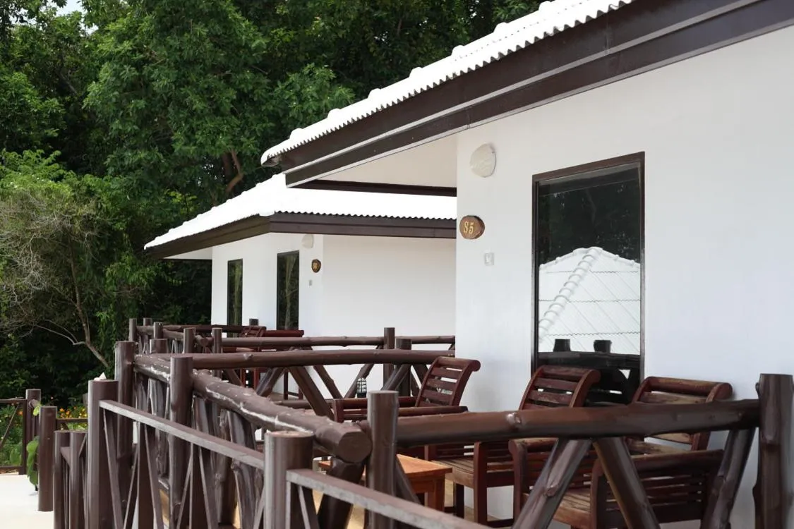 Area and facilities in Samed Cliff Resort