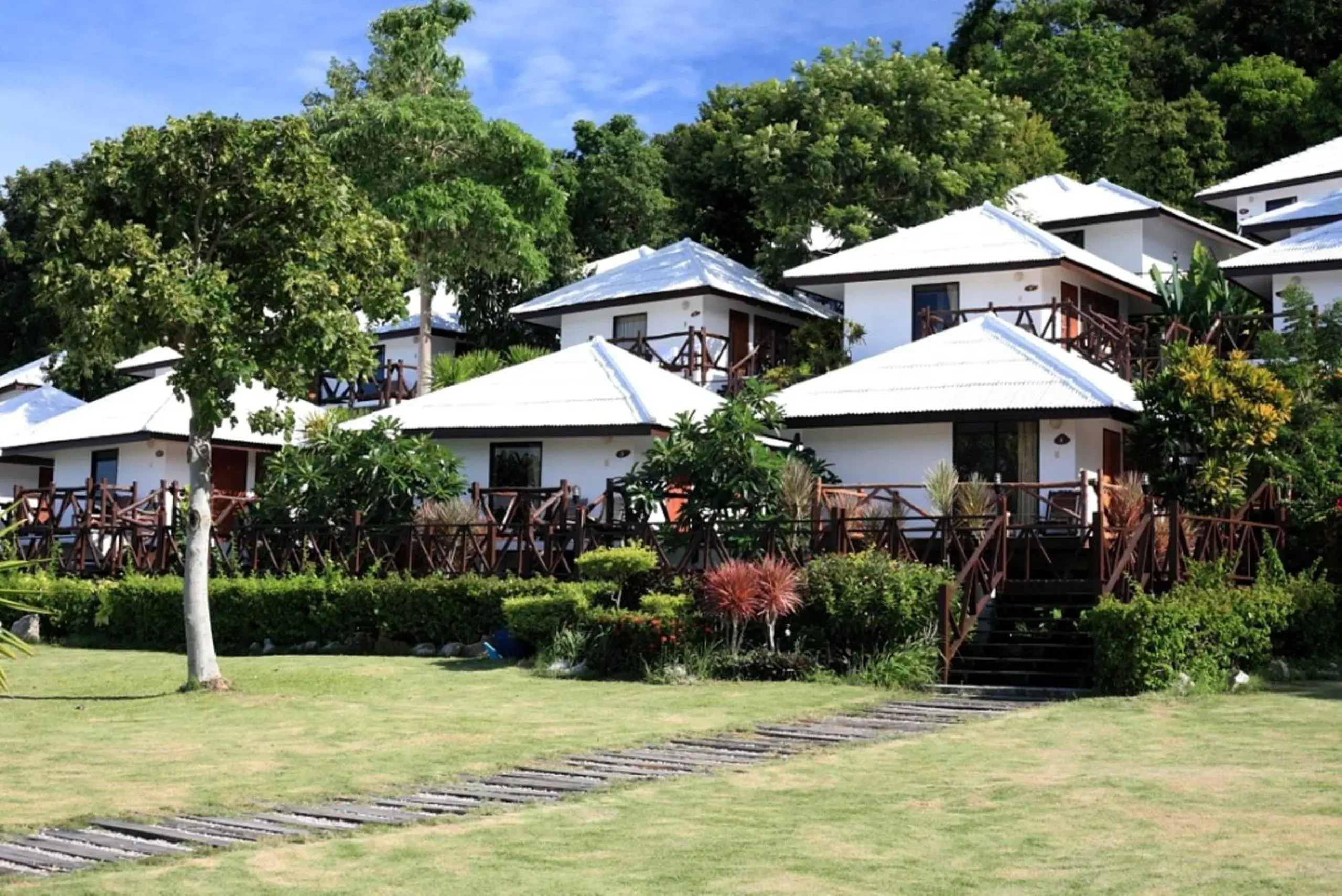 Facade/entrance in Samed Cliff Resort Facade/entrance in Samed Cliff Resort