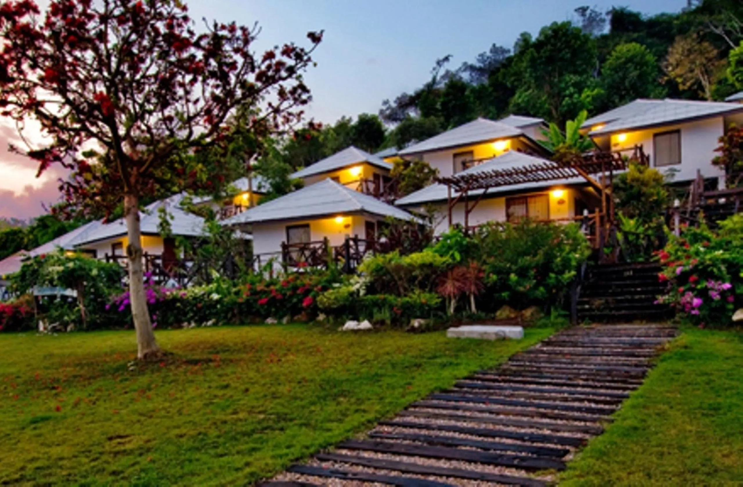 Facade/entrance in Samed Cliff Resort