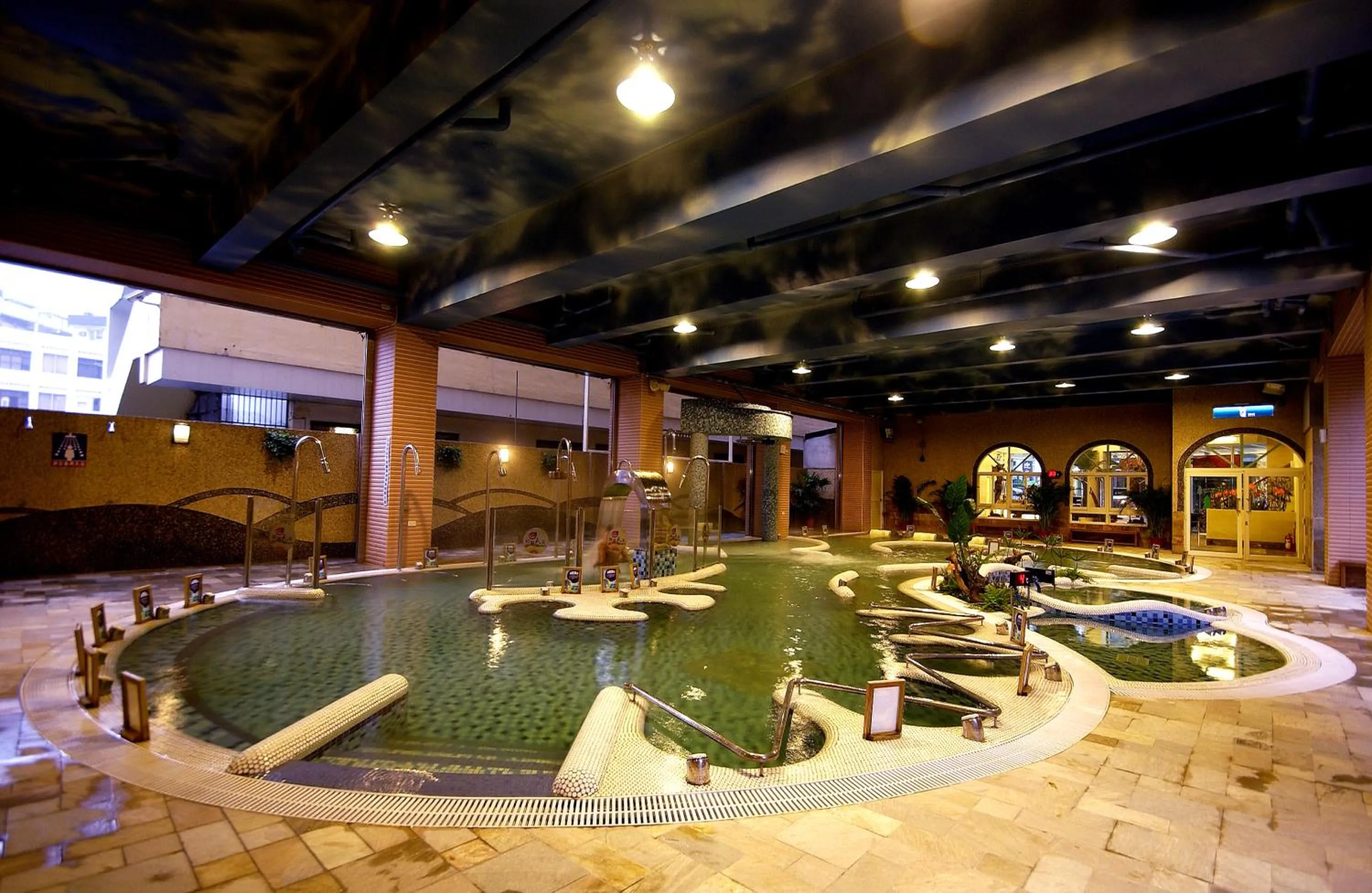 Hot Spring Bath in Chuang-Tang Spring SPA Hotel - Deyang