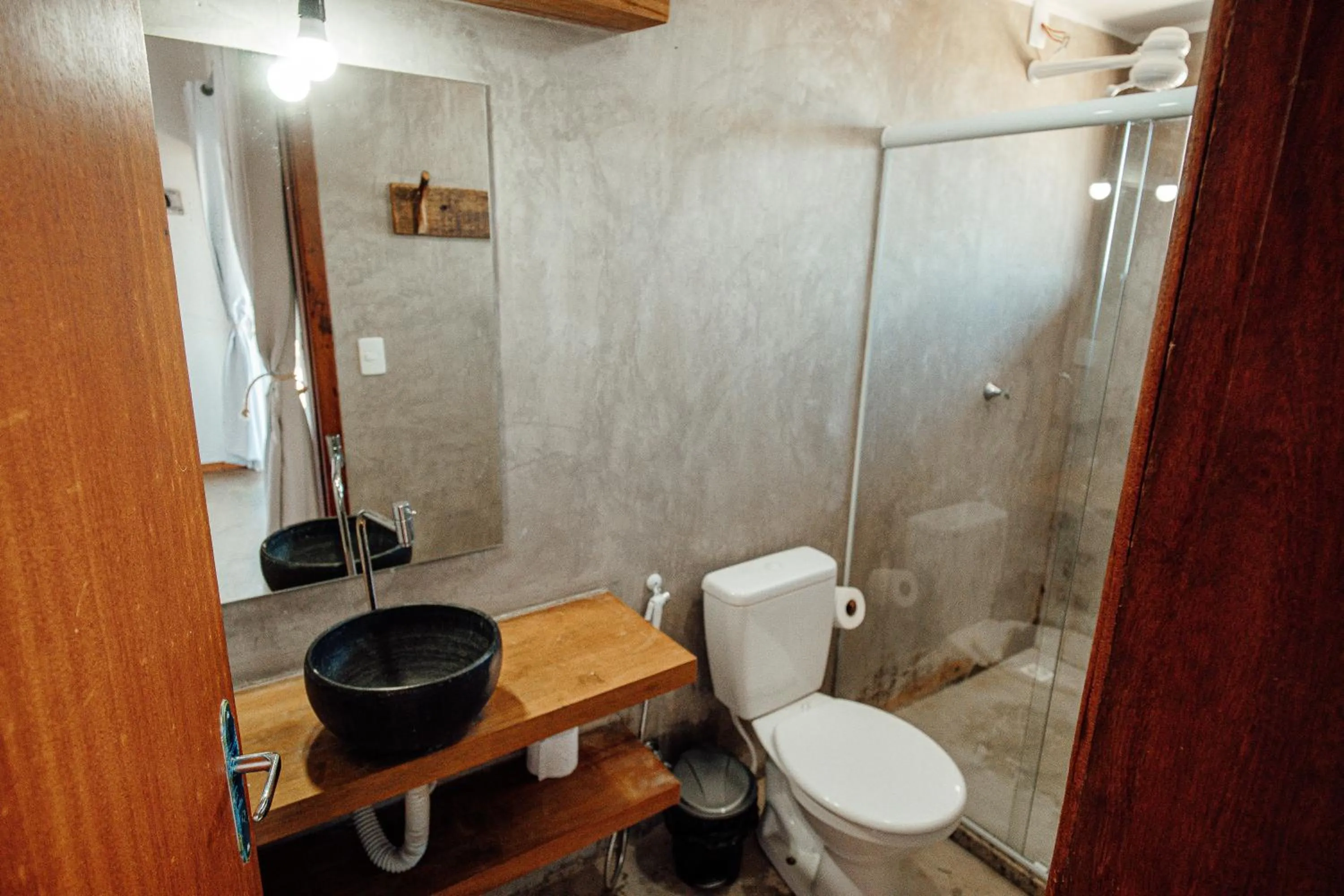 Toilet in Pousada Terraço Guarapari