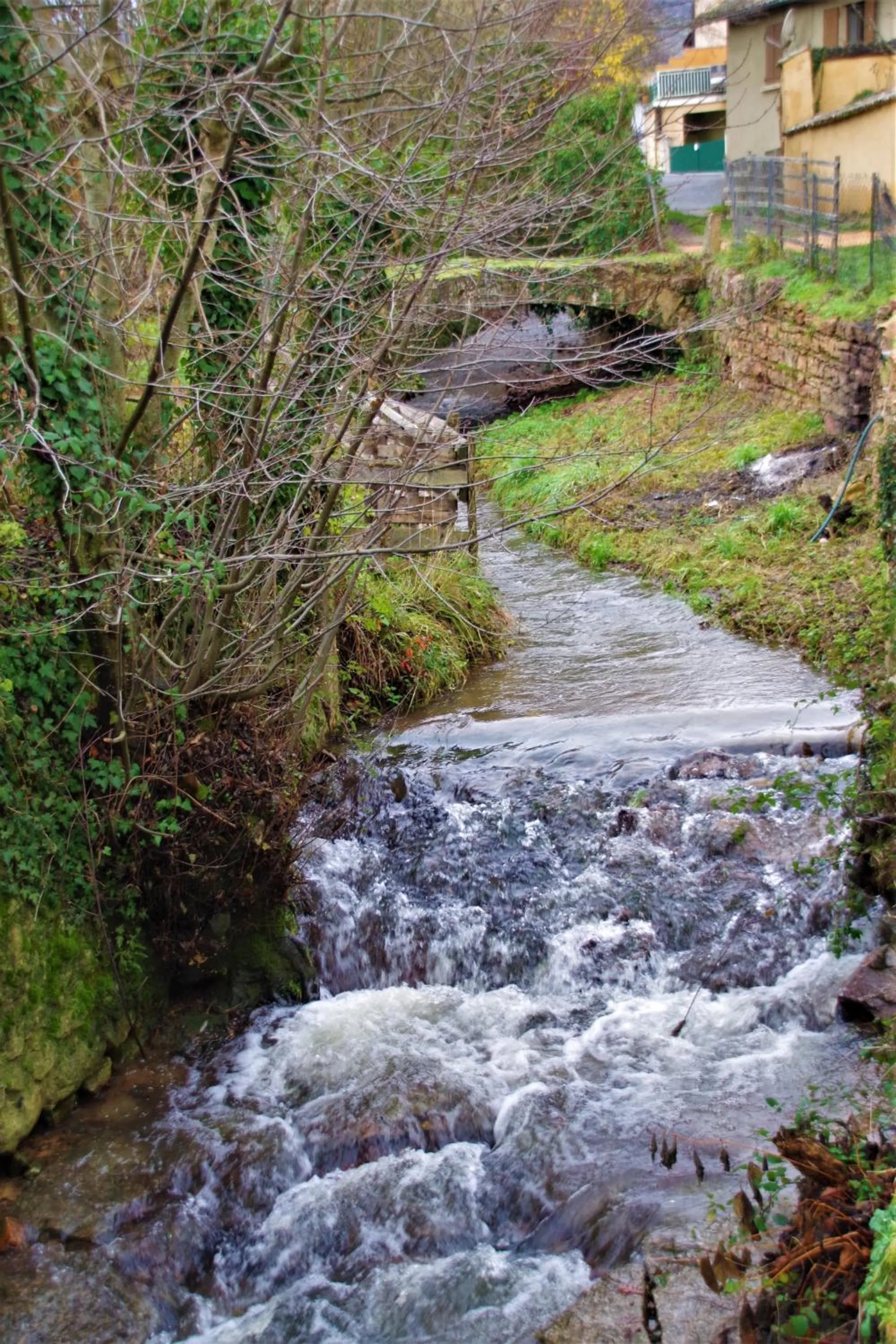 River view in Le vieux pont