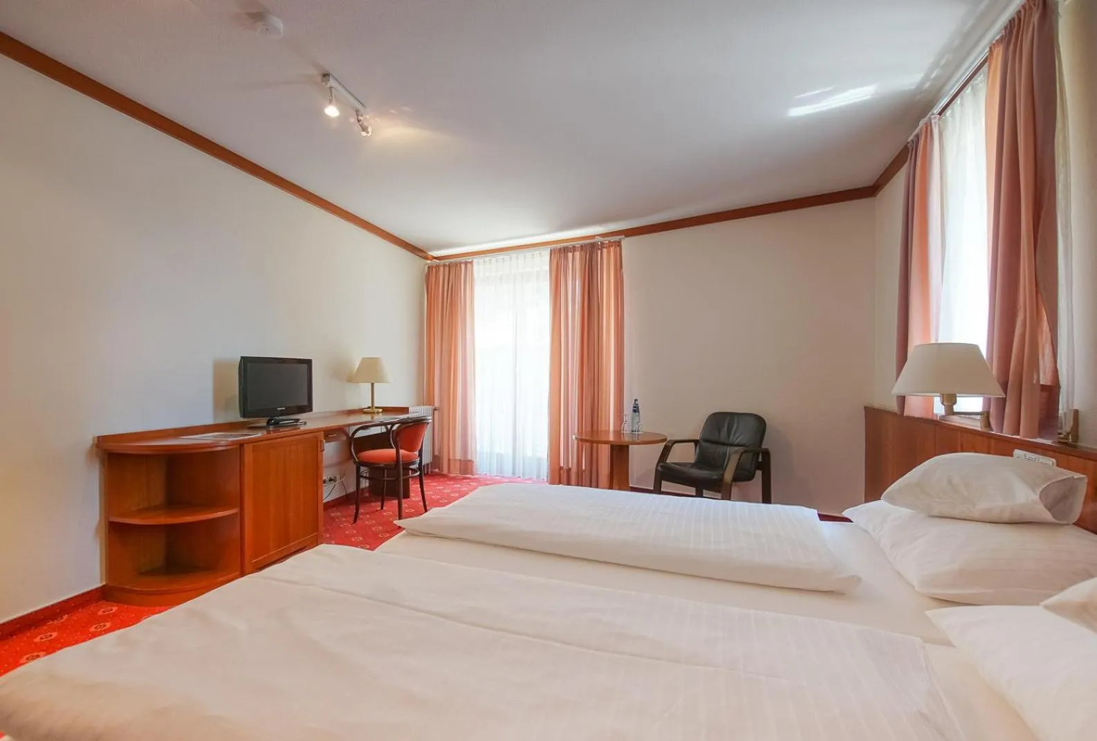 Photo of the whole room, Bed in Hotel Stadt Breisach