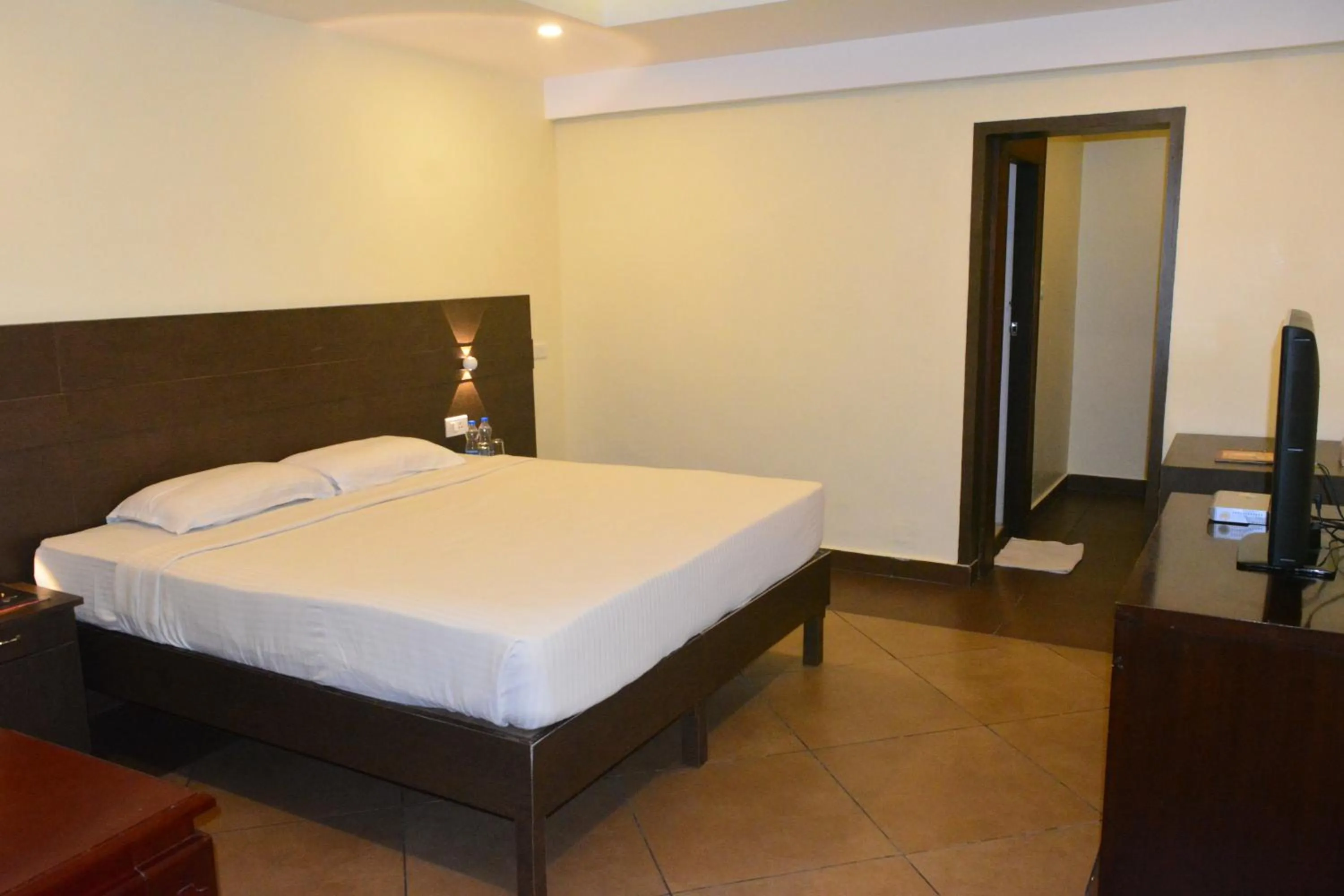 Photo of the whole room, Bed in Hotel All Season