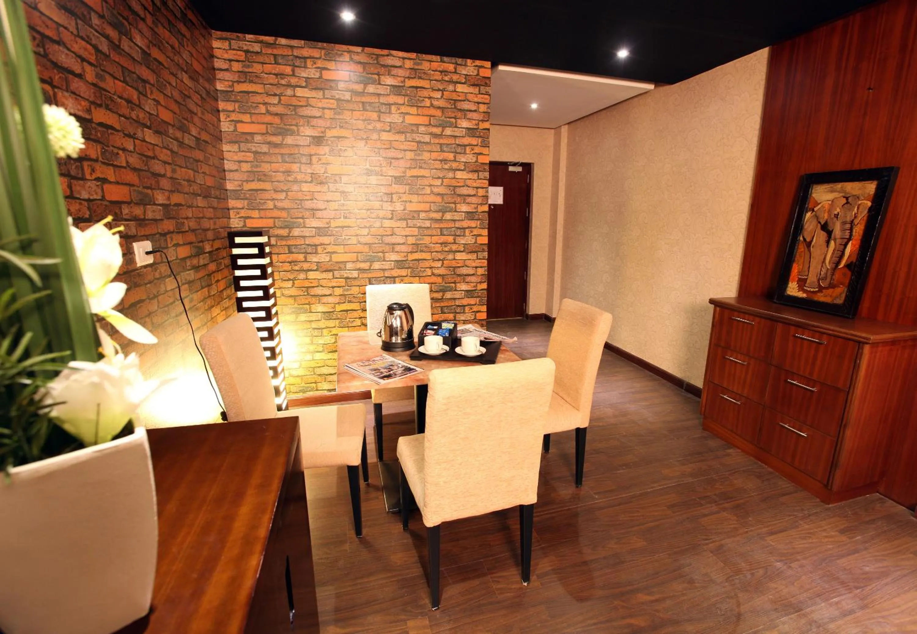 Dining area in Hotel All Season