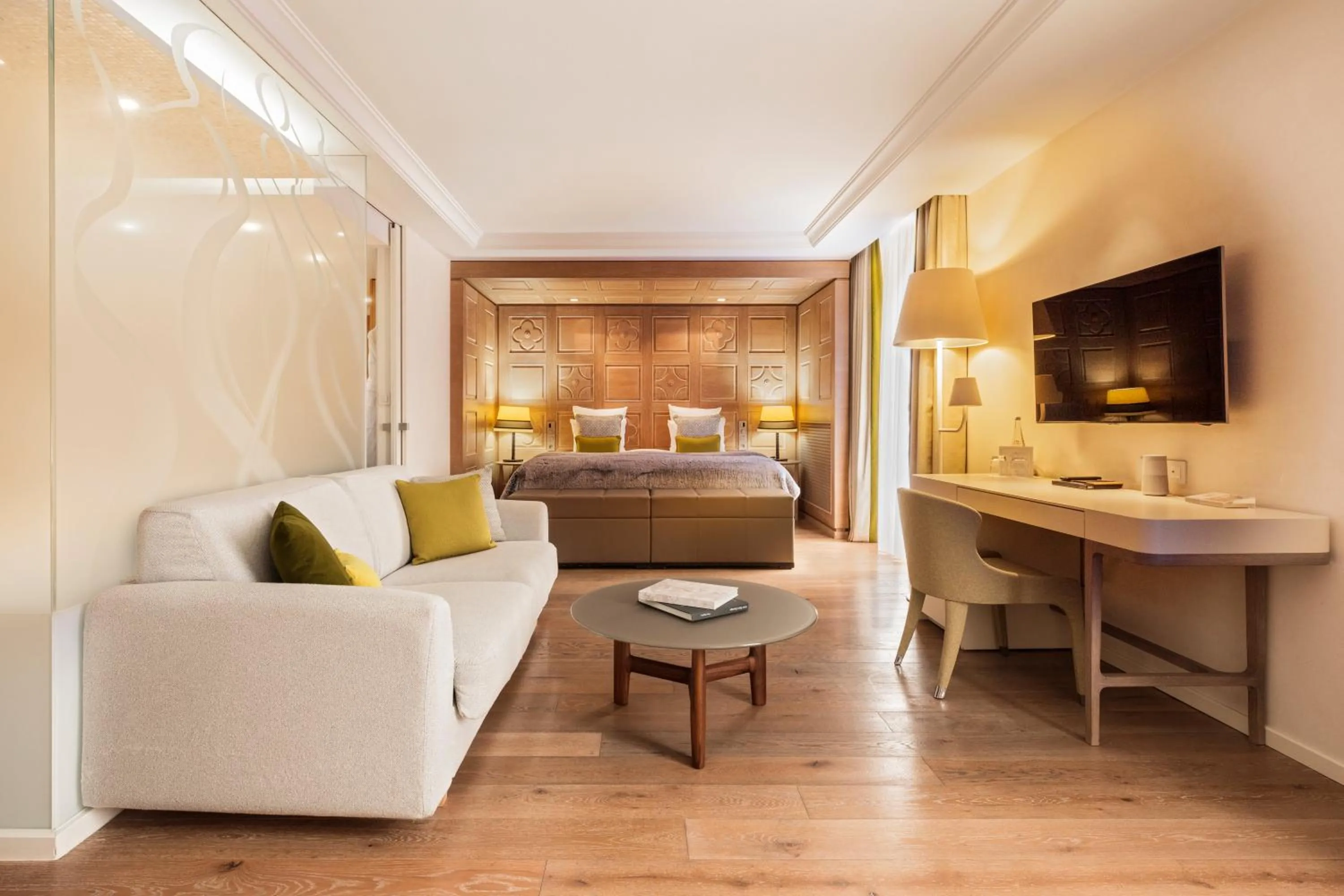 Bed in Hôtel Mont-Blanc Chamonix