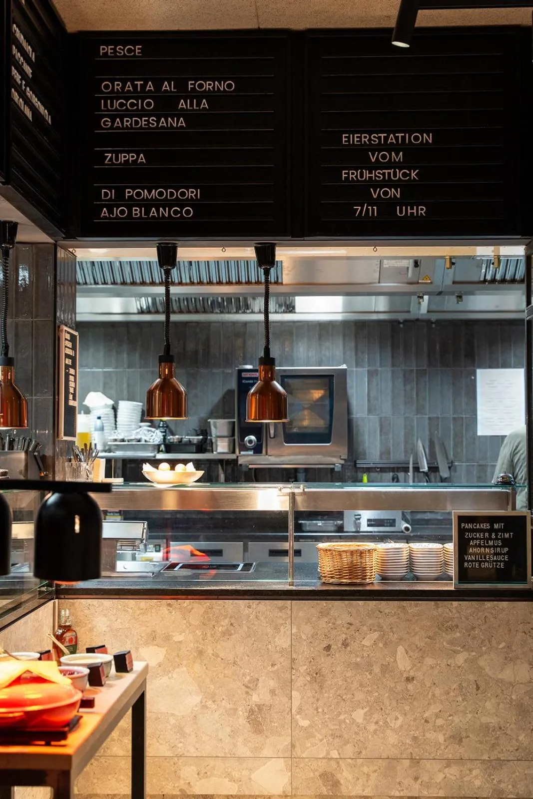 Restaurant/places to eat in LOEV - VELA Hotels