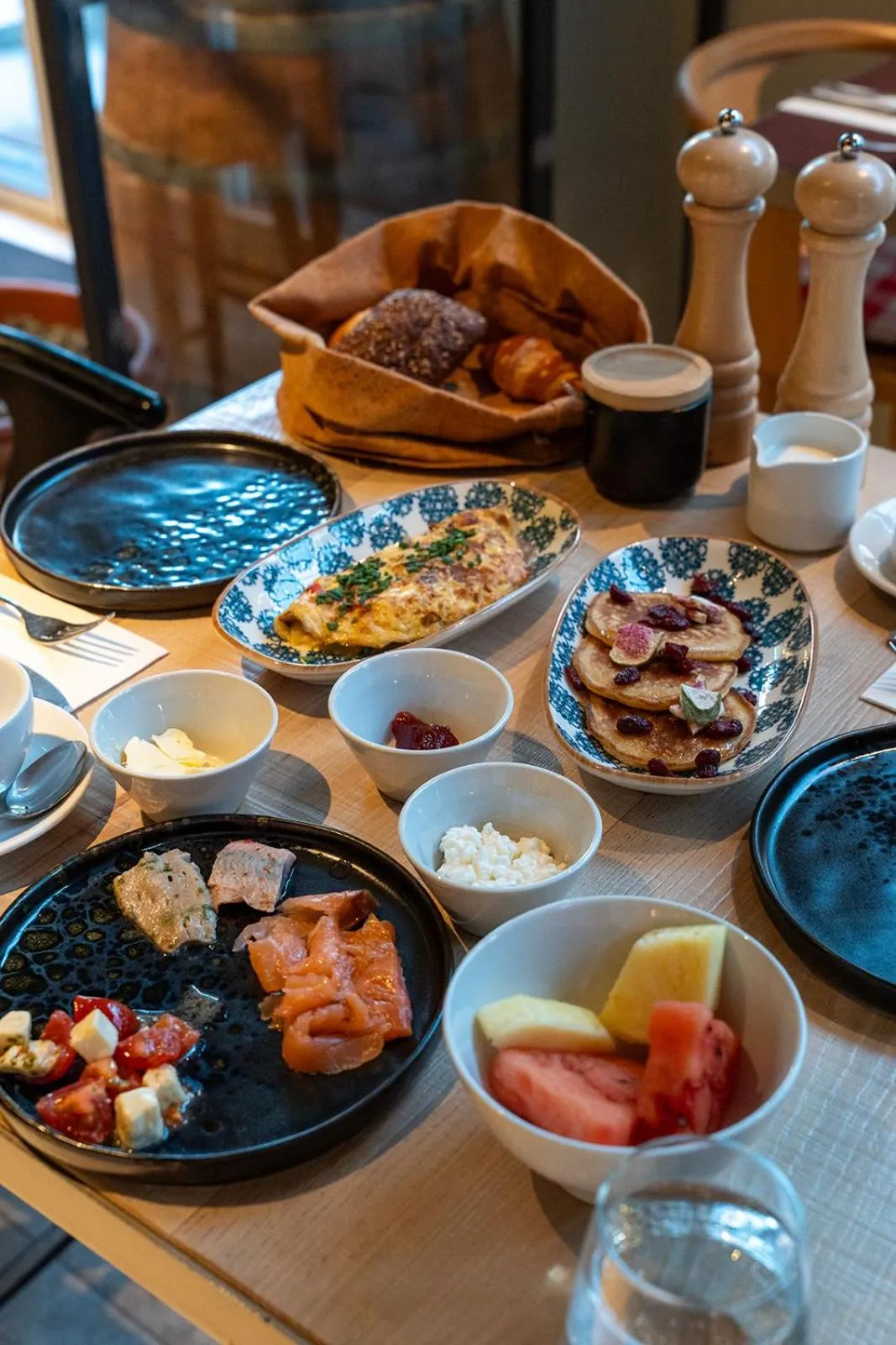 Restaurant/places to eat in LOEV - VELA Hotels