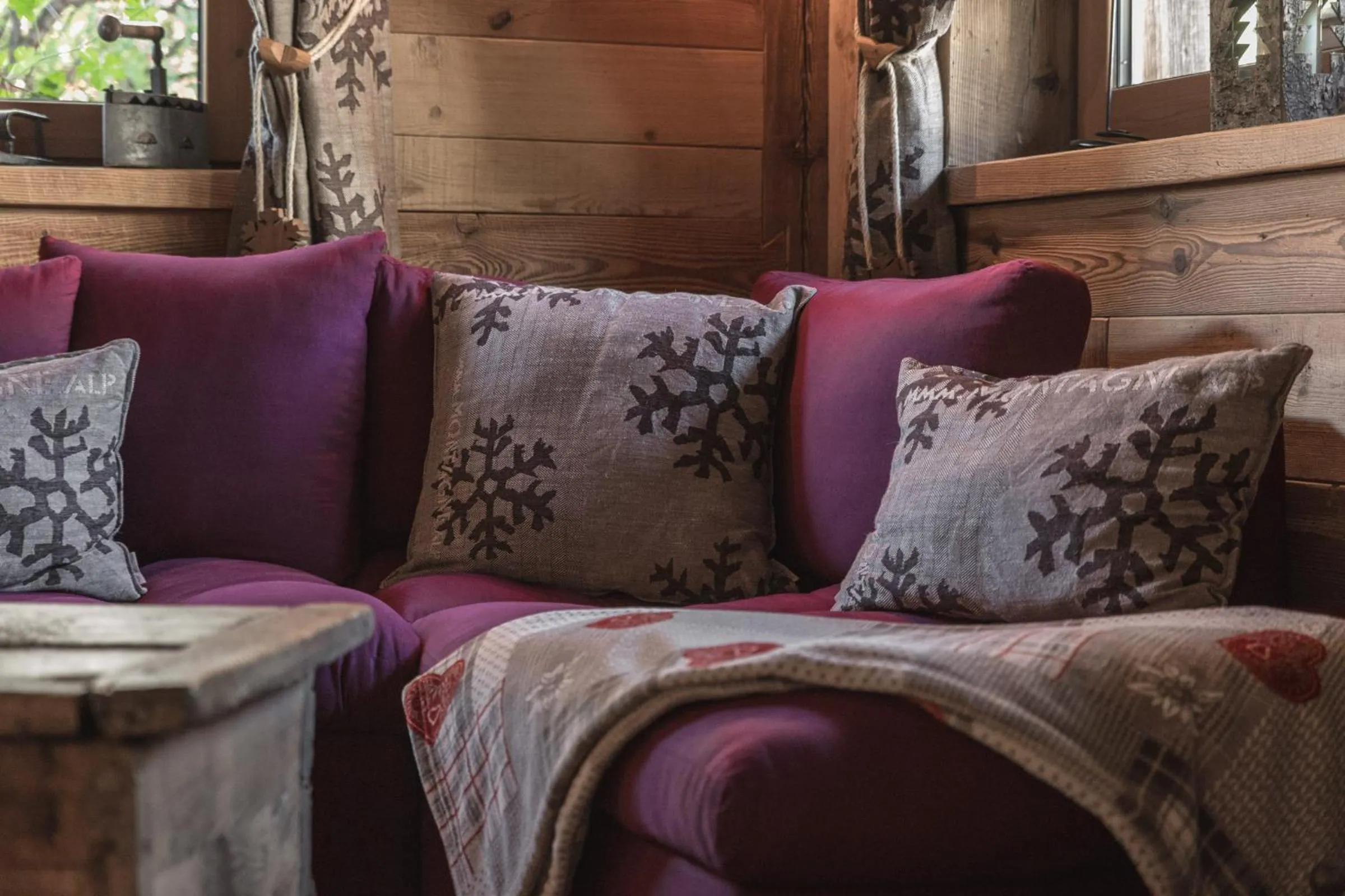 Communal lounge/ TV room in Les Trompeurs chez Odette