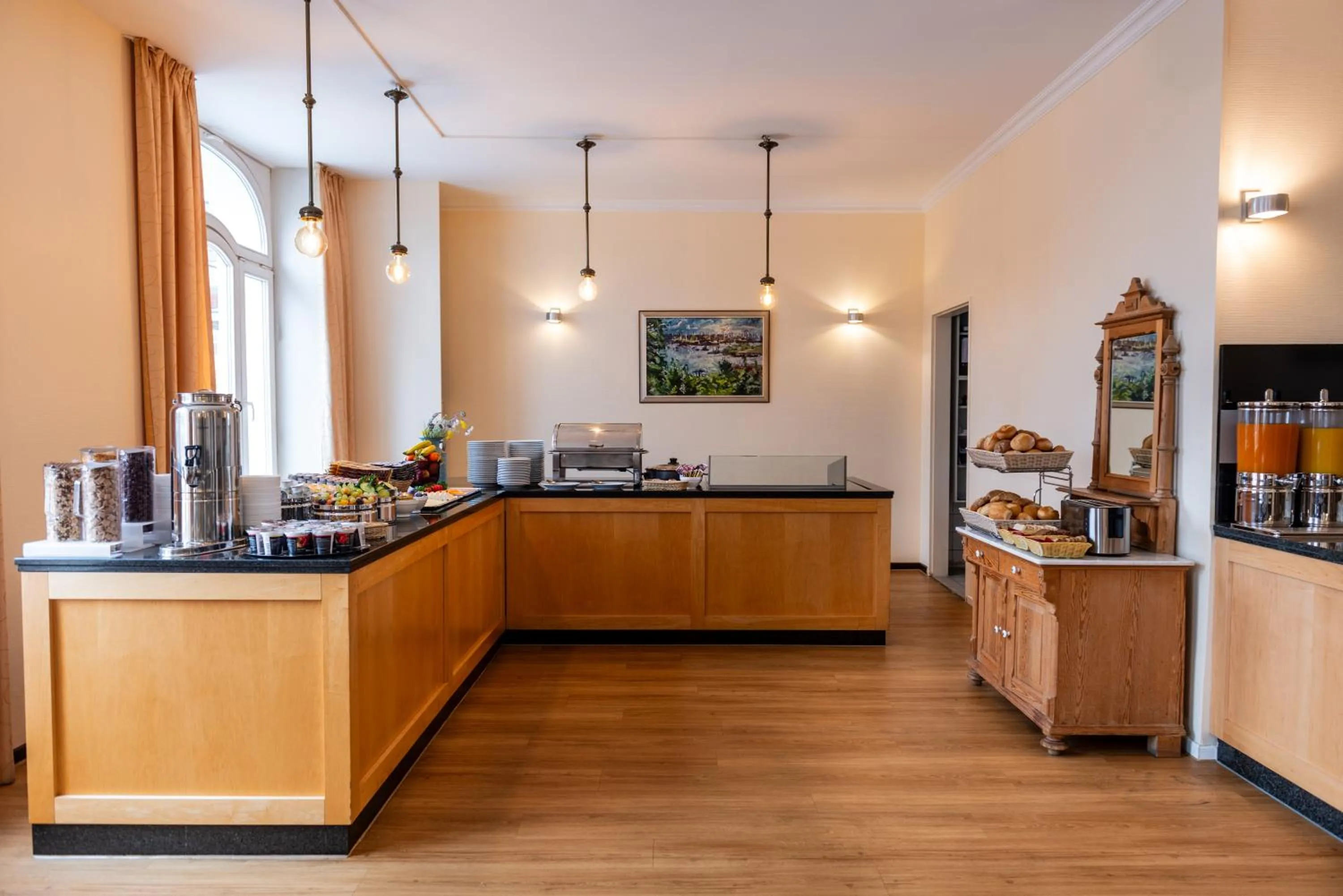 Breakfast in Hotel Kronprinz Hamburg Hauptbahnhof