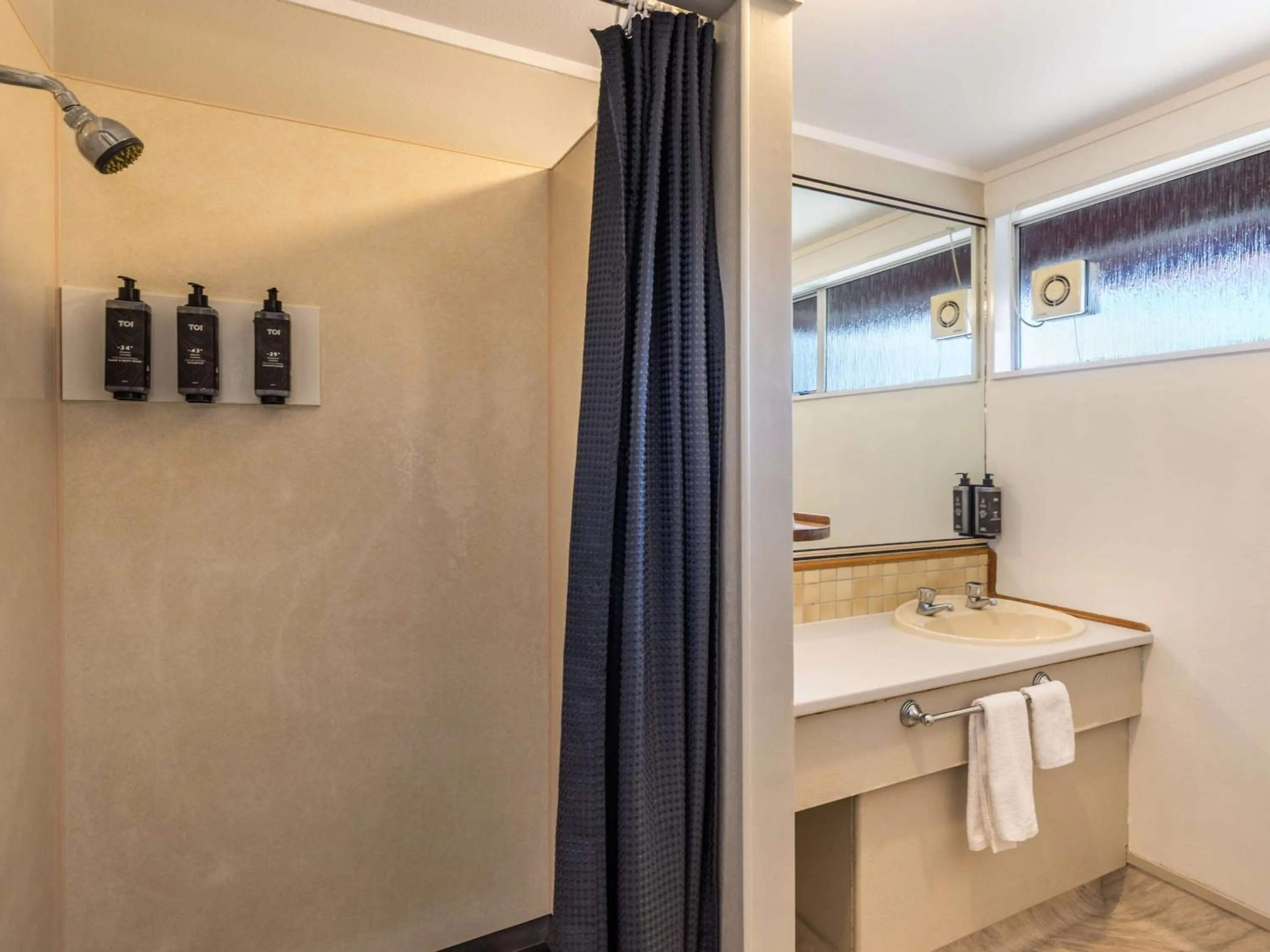 Bathroom in Turangi Leisure Lodge