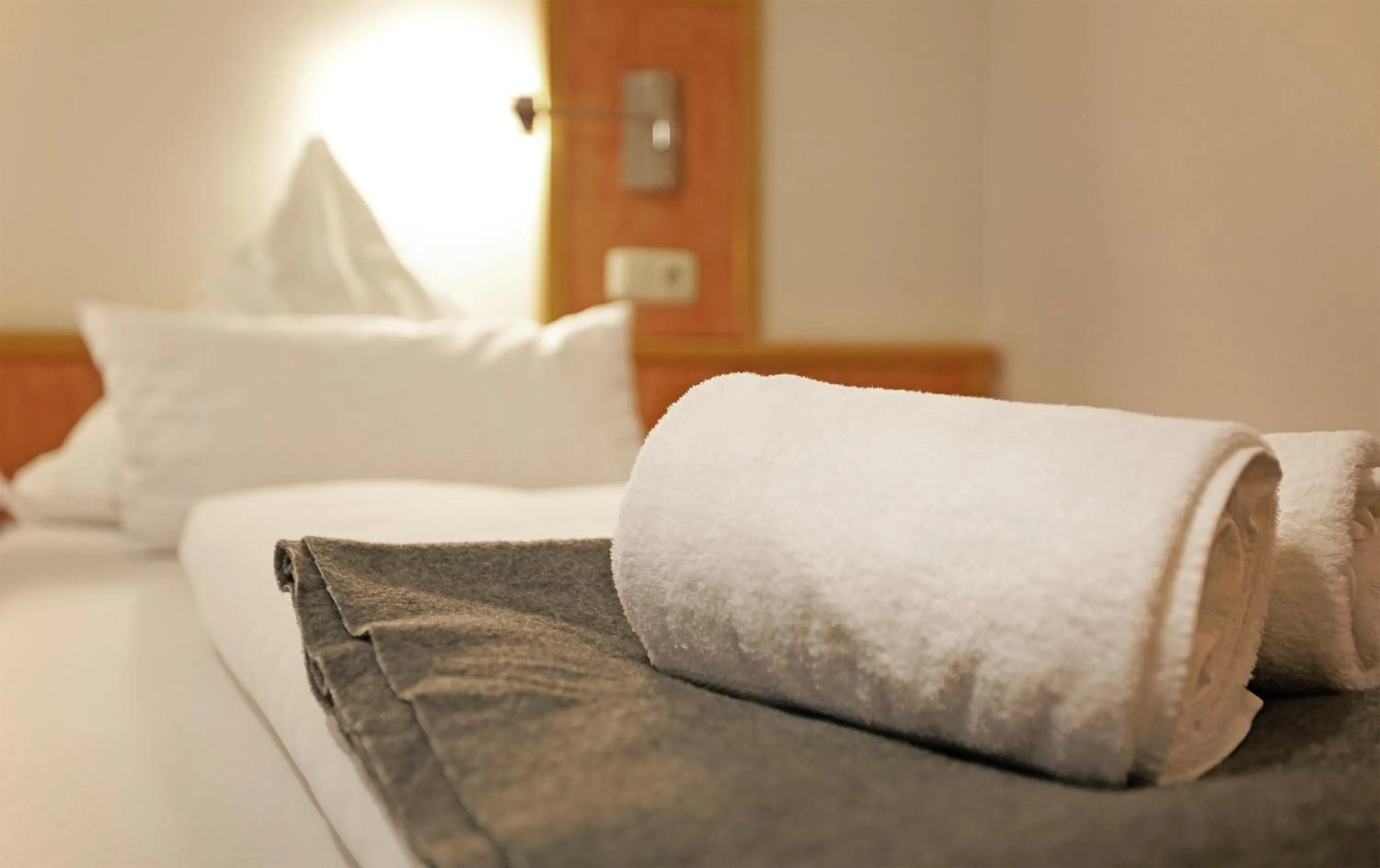 Photo of the whole room, Bed in Hotel Zur Burg Sternberg