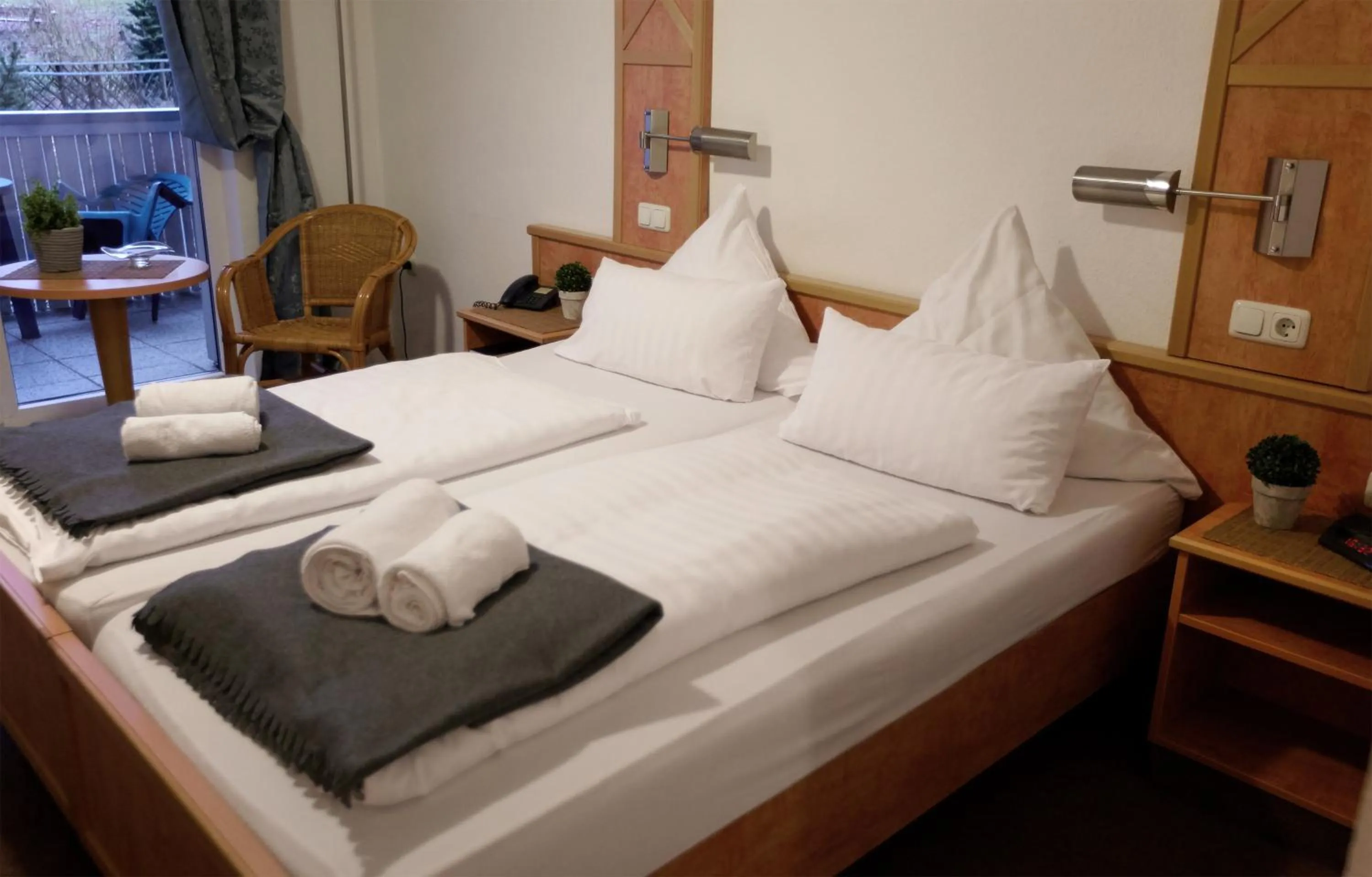 Photo of the whole room, Bed in Hotel Zur Burg Sternberg