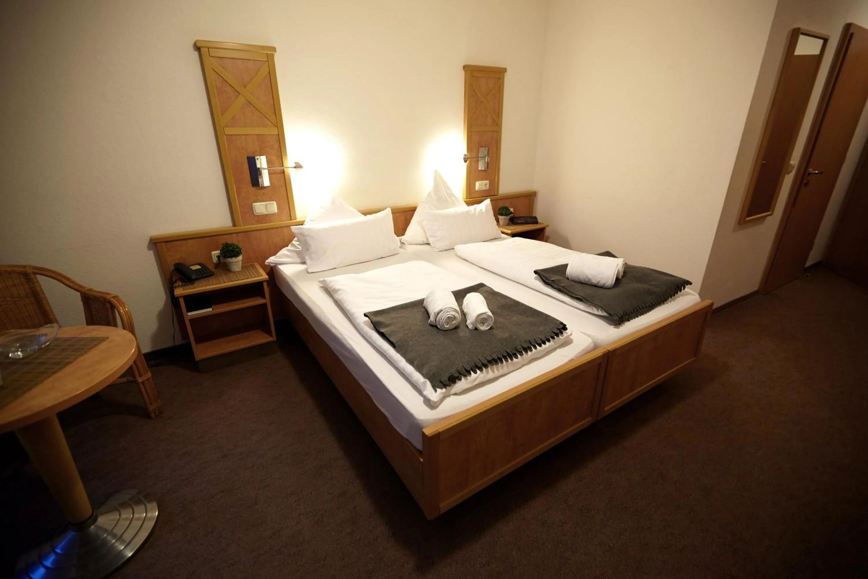 Photo of the whole room, Bed in Hotel Zur Burg Sternberg