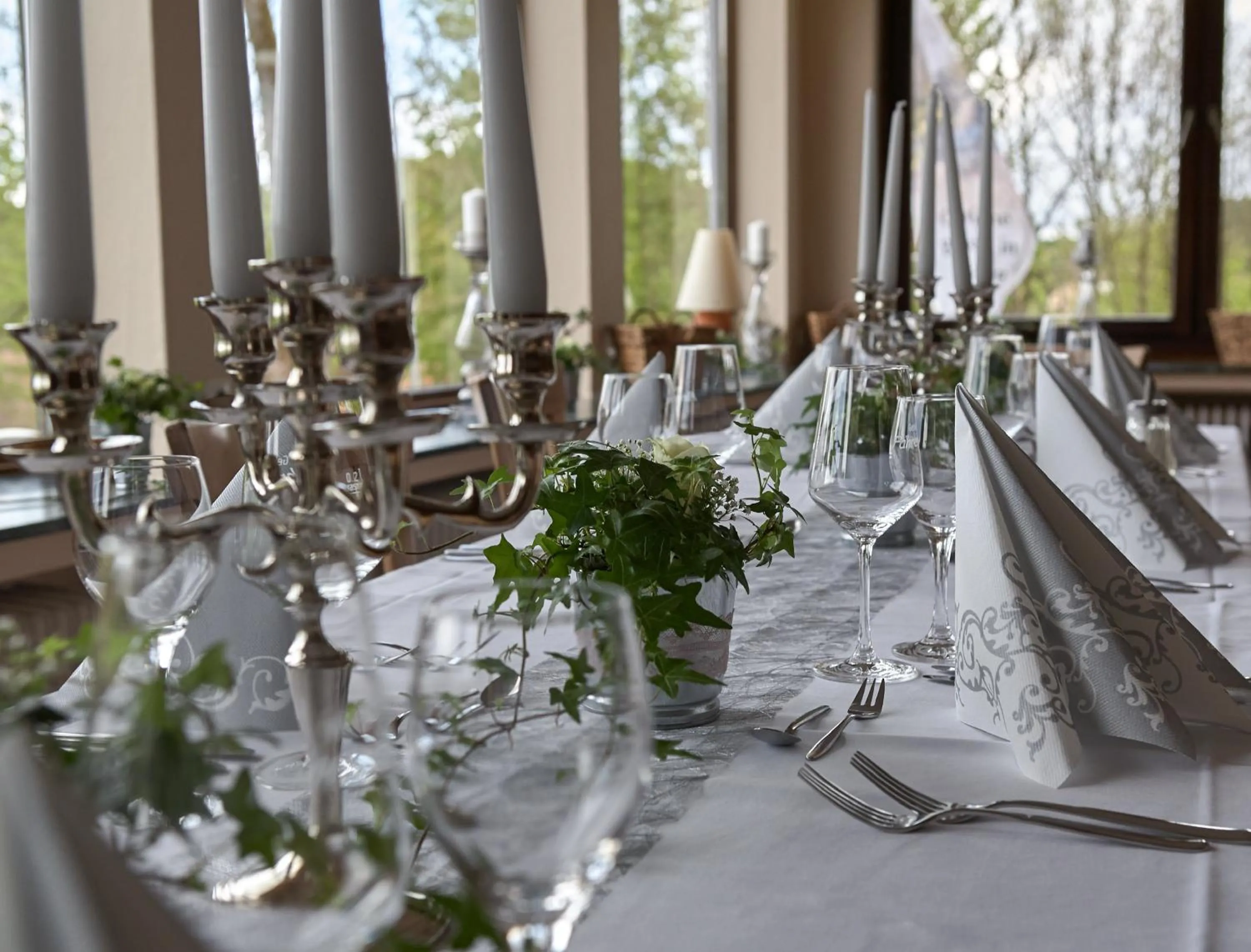 Restaurant/places to eat in Hotel Zur Burg Sternberg