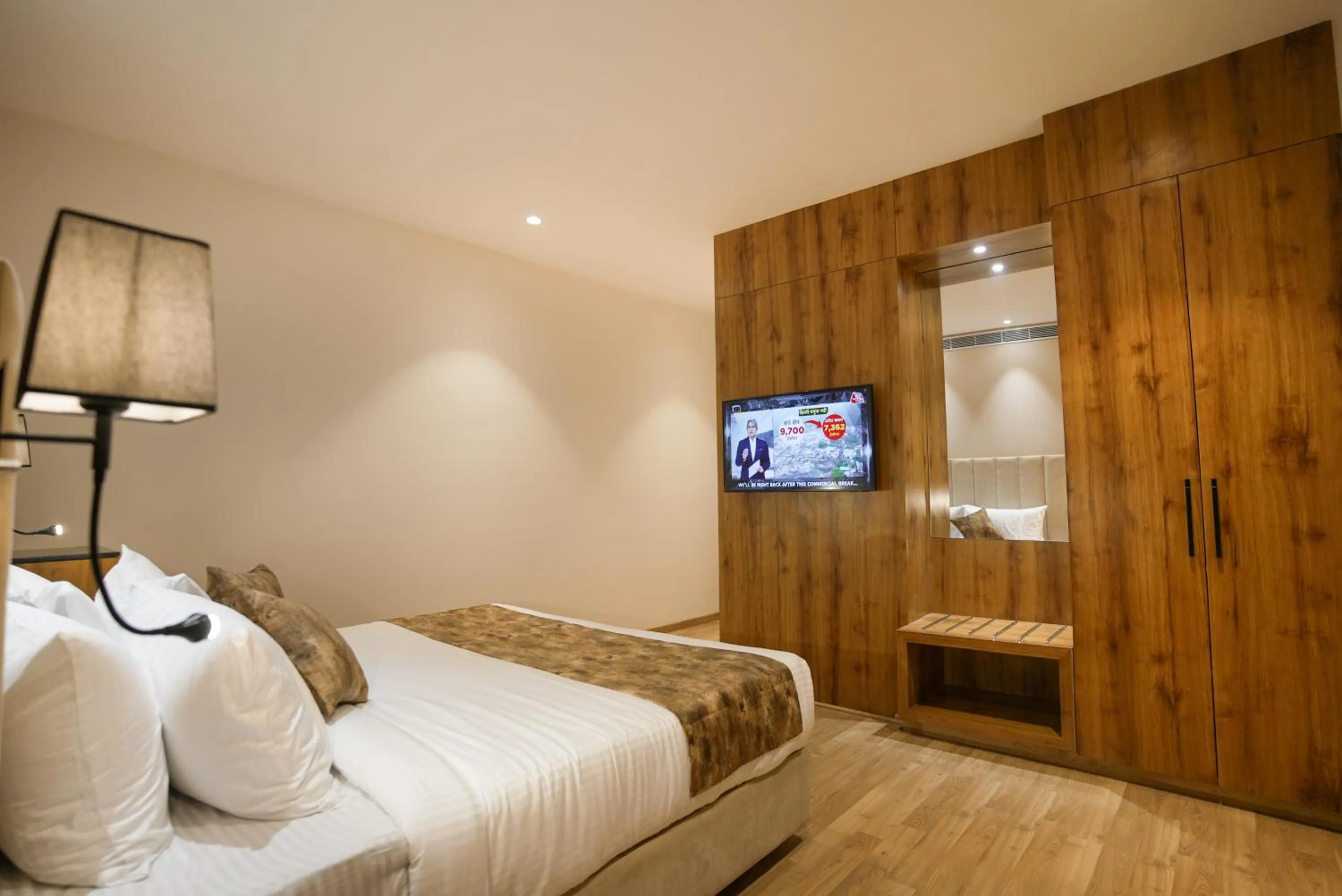 Photo of the whole room, Bed in Celebrant Hotel