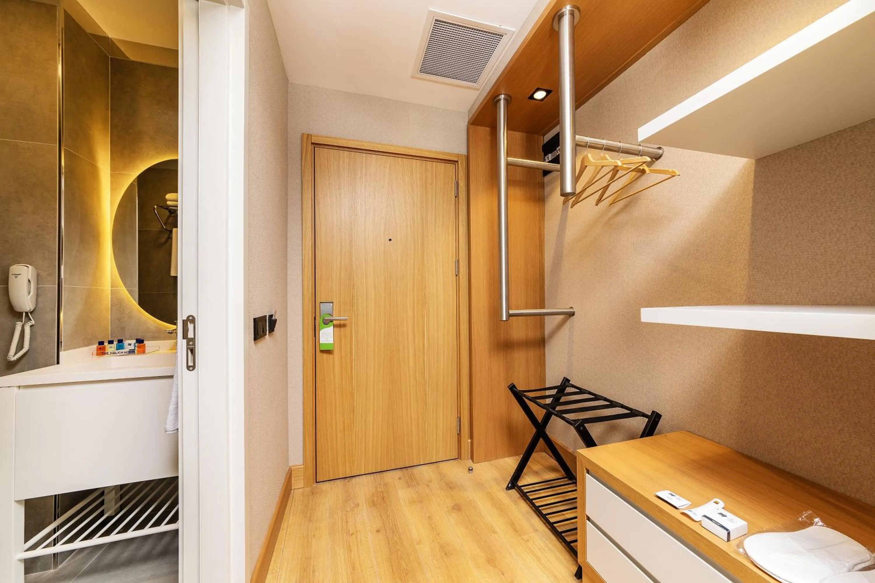 Facade/entrance, Bed in The Halich Hotel Istanbul Karakoy - Special Category